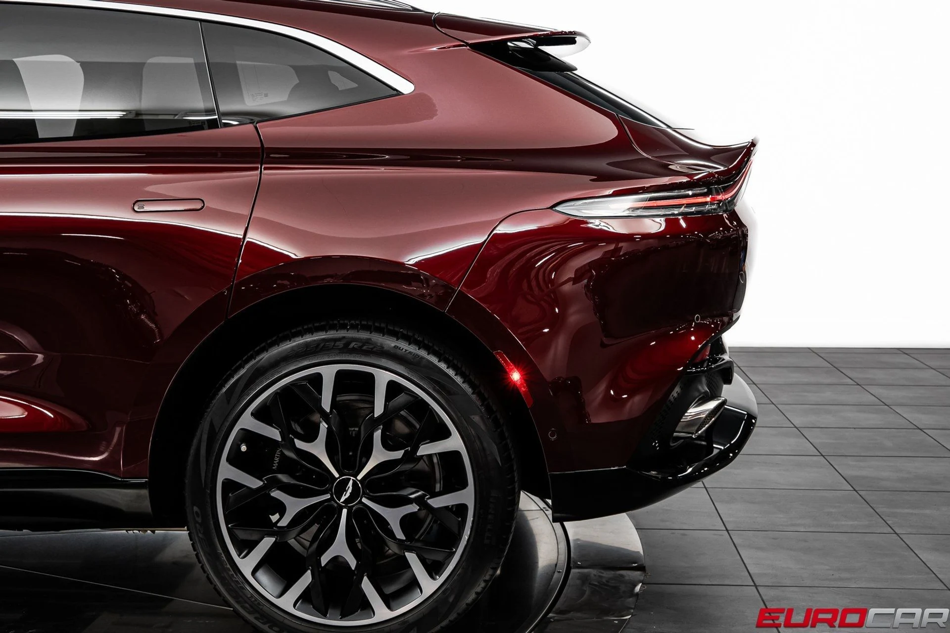 mph013_3327546797_image_14_7e5cb1bb4e