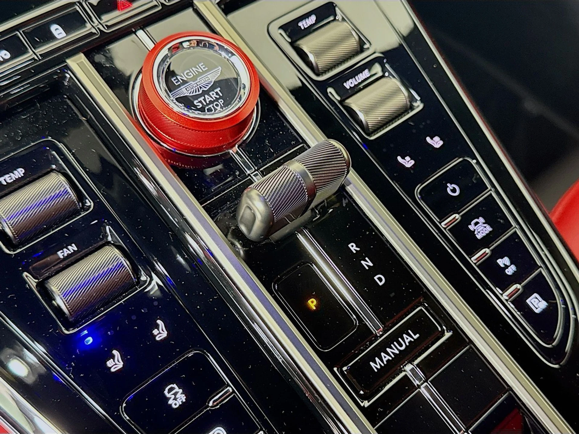 mph013_3327855671_5c86107040fc53fc355facf3b95cb147x_76cc07d553