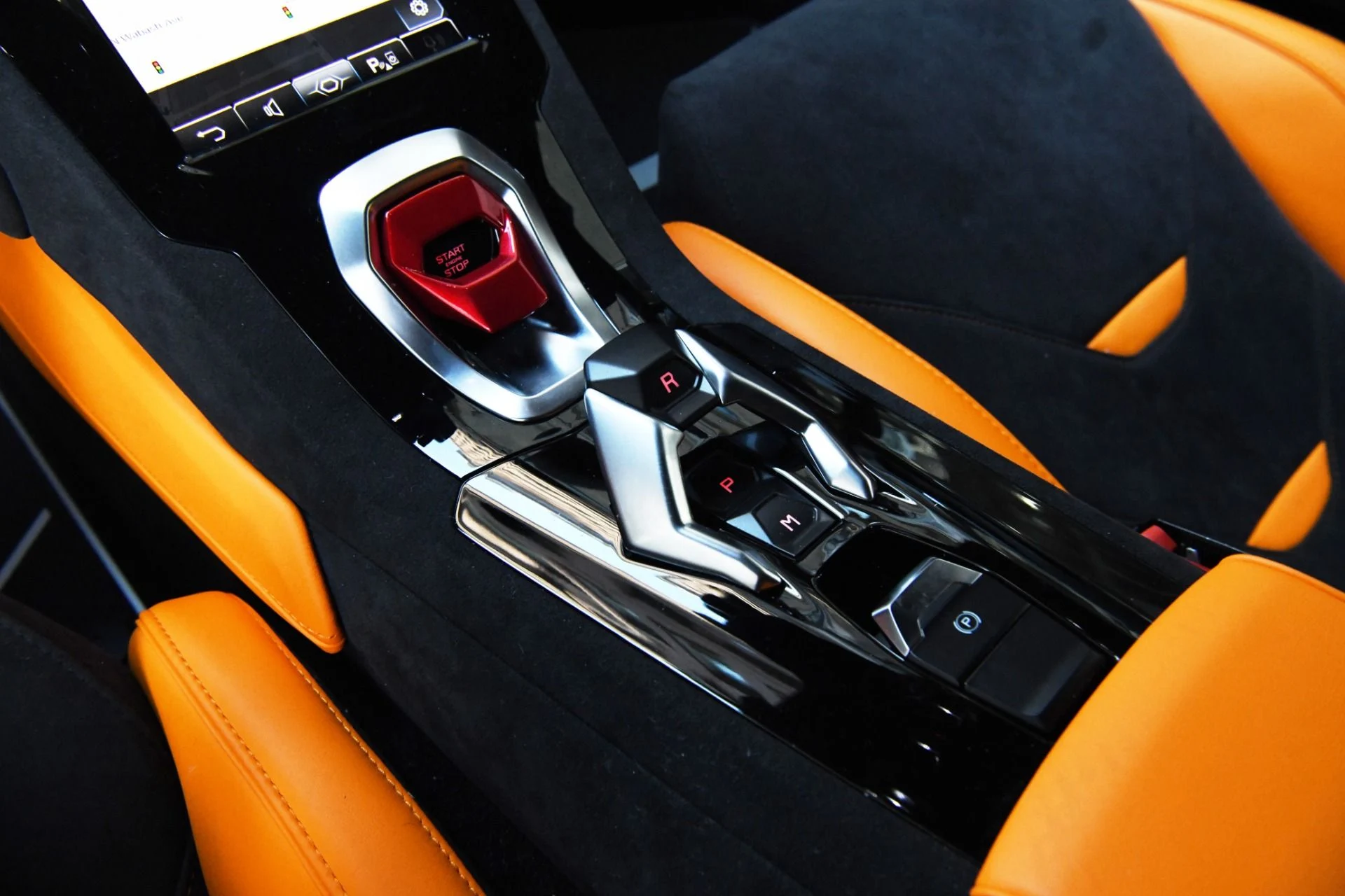 mph013_3329966939_Used_2023_Lamborghini_Huracan_Sterrato_1748536485_19fff60682