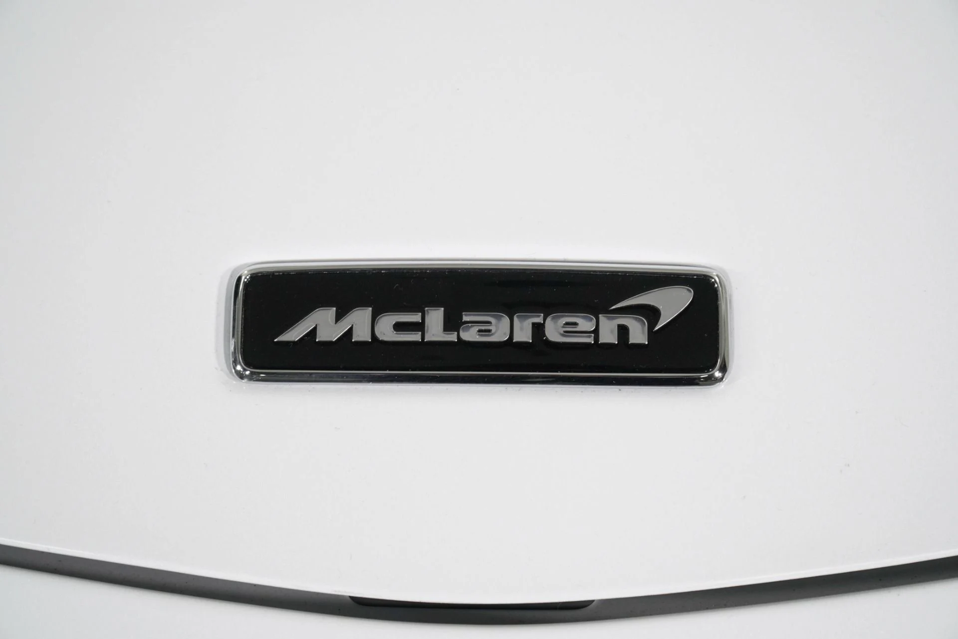 mph013_3330165381_Used_2023_Mc_Laren_Artura_Trophy_EVO_1775707442_0953859237