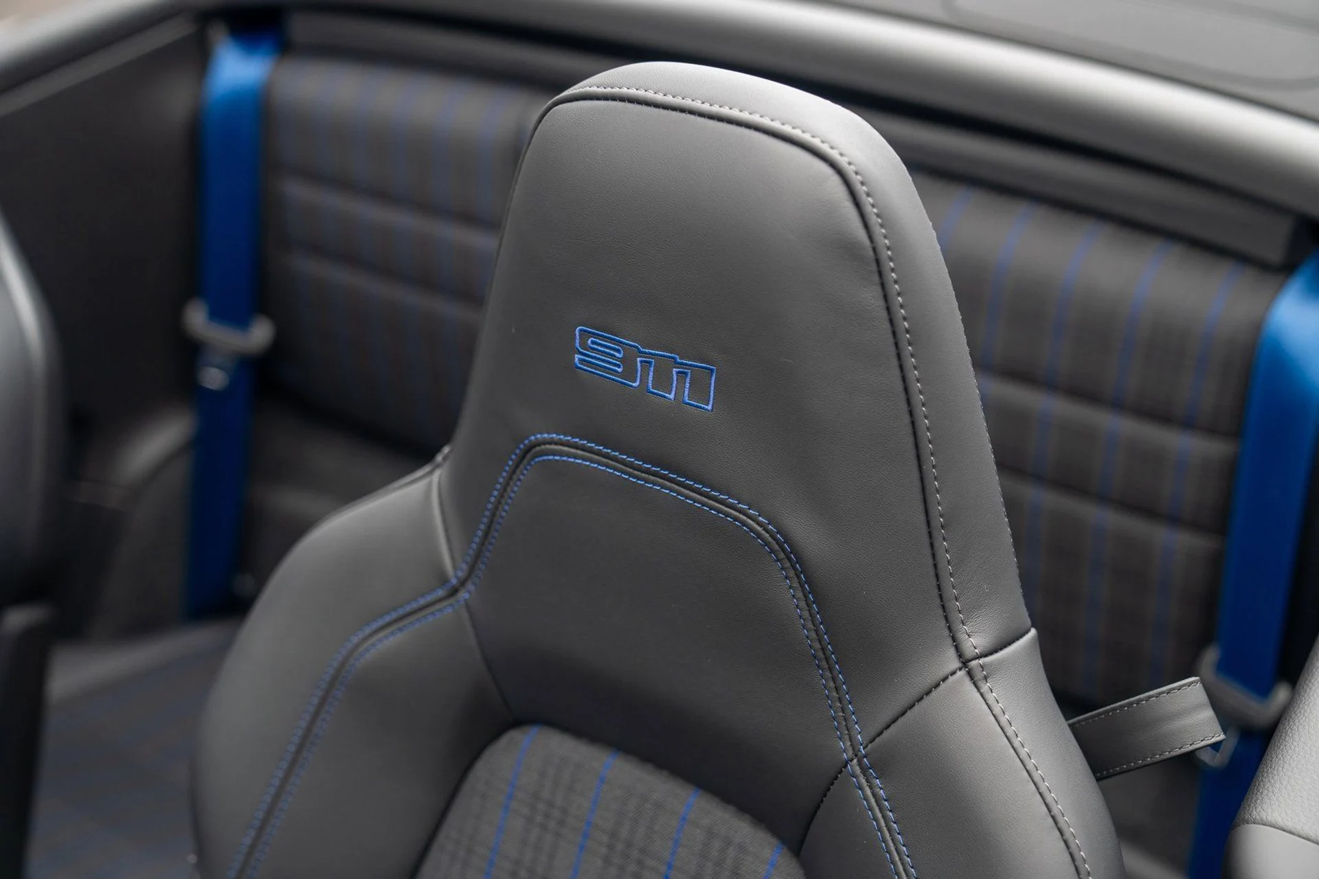 mph013_3333381805_6100bf30583d62335aec855453526b42x_13bc9d24c2