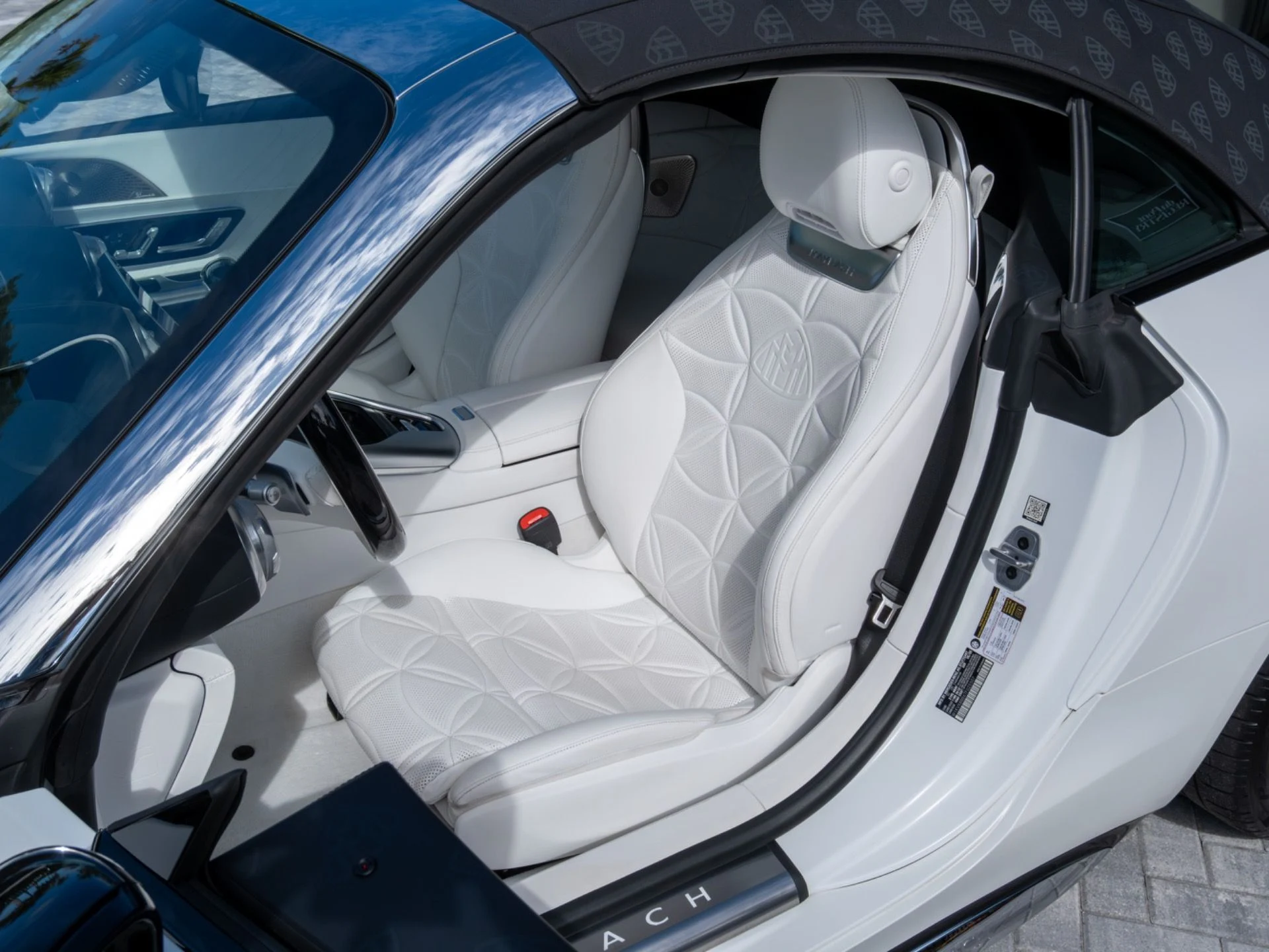 mph013_3334128873_Used_2026_Mercedes_Benz_SL_Maybach_SL_680_Monogram_Series_1775231652_403bb5b7a7