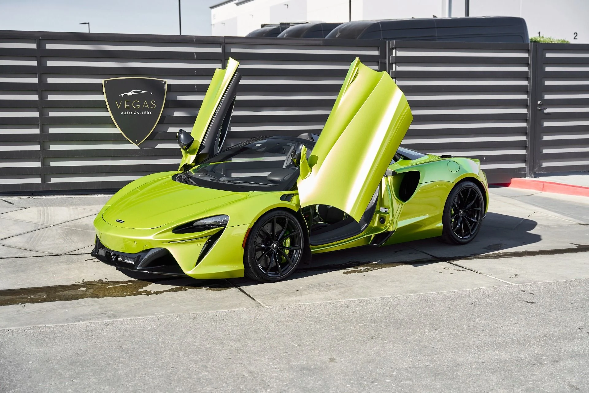 mph013_3340235226_Used_2025_Mc_Laren_Artura_Tech_Lux_1769825819_9da118ae77