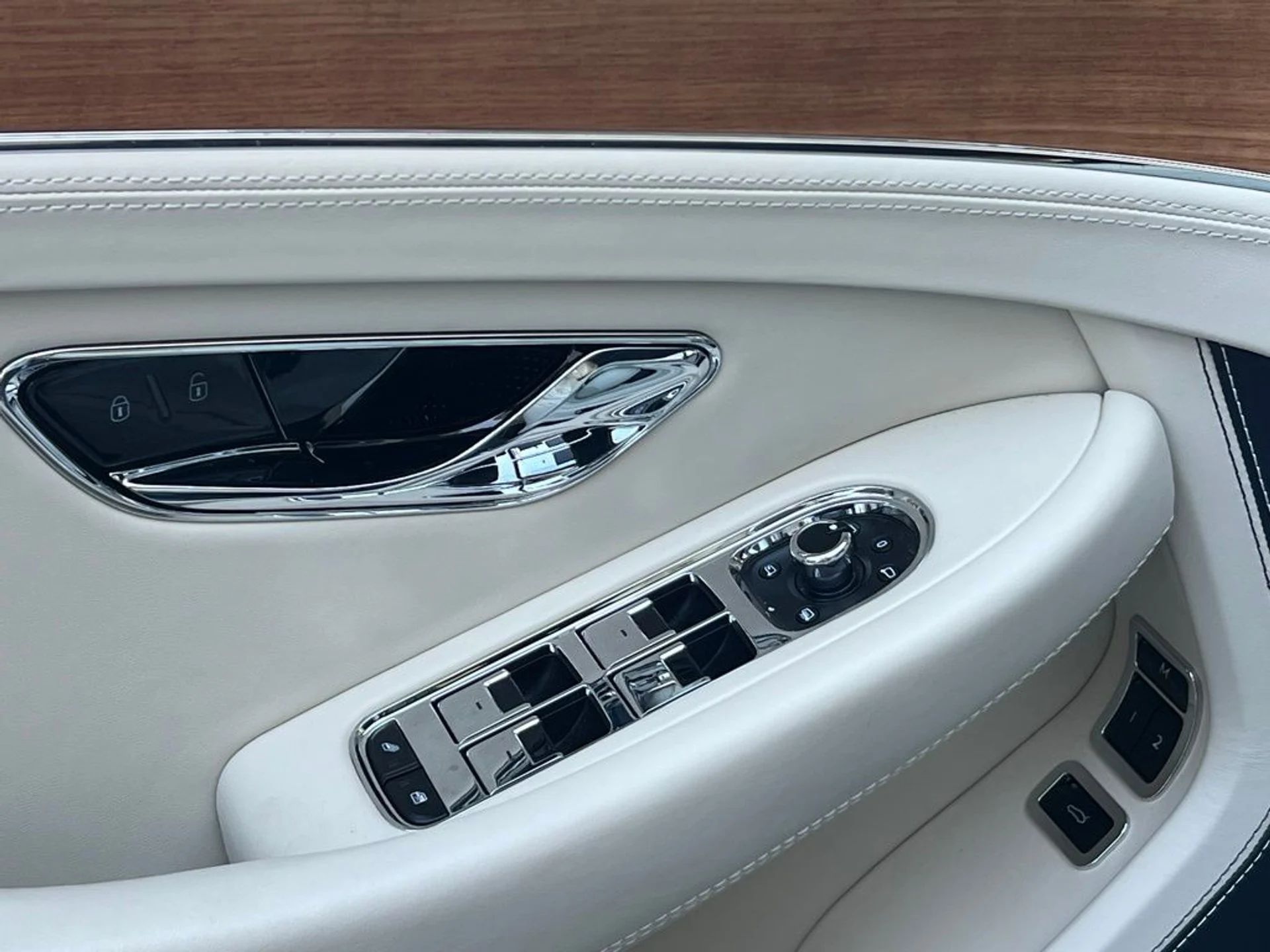 mph013_3342319173_773f39f517f4b0173f07cd6a3de9edf7x_7cfa92c744