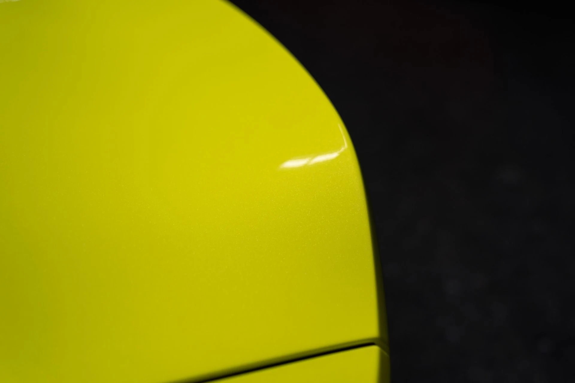 mph013_3347650429_Used_2019_Aston_Martin_Vantage_Paint_Matched_Interior_Trim_1785943447_f6de736291