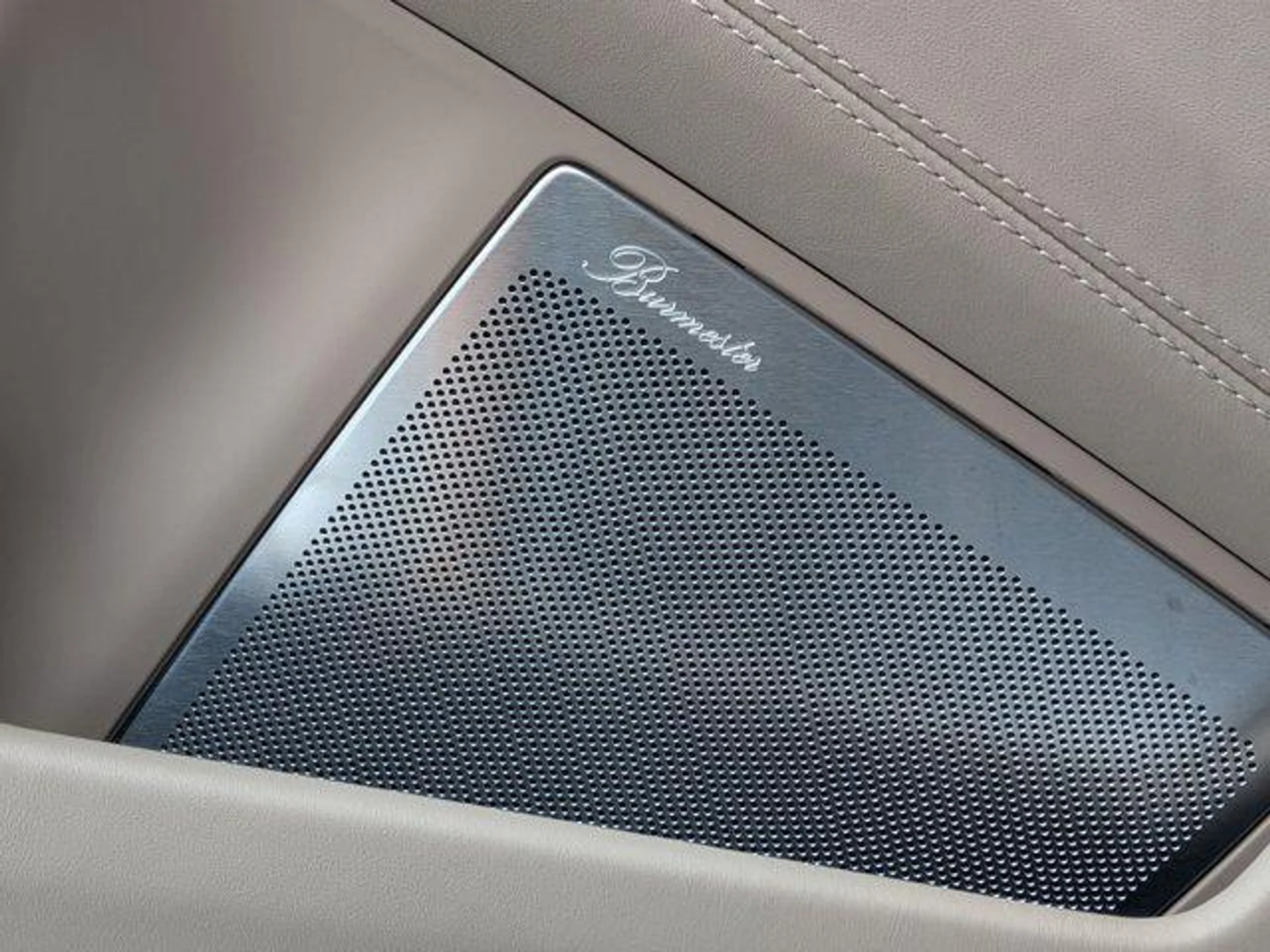 mph013_3349101691_V0us2_Y_Akfn_N6_H07m_Ddxx_Gc4s00_69884454ea