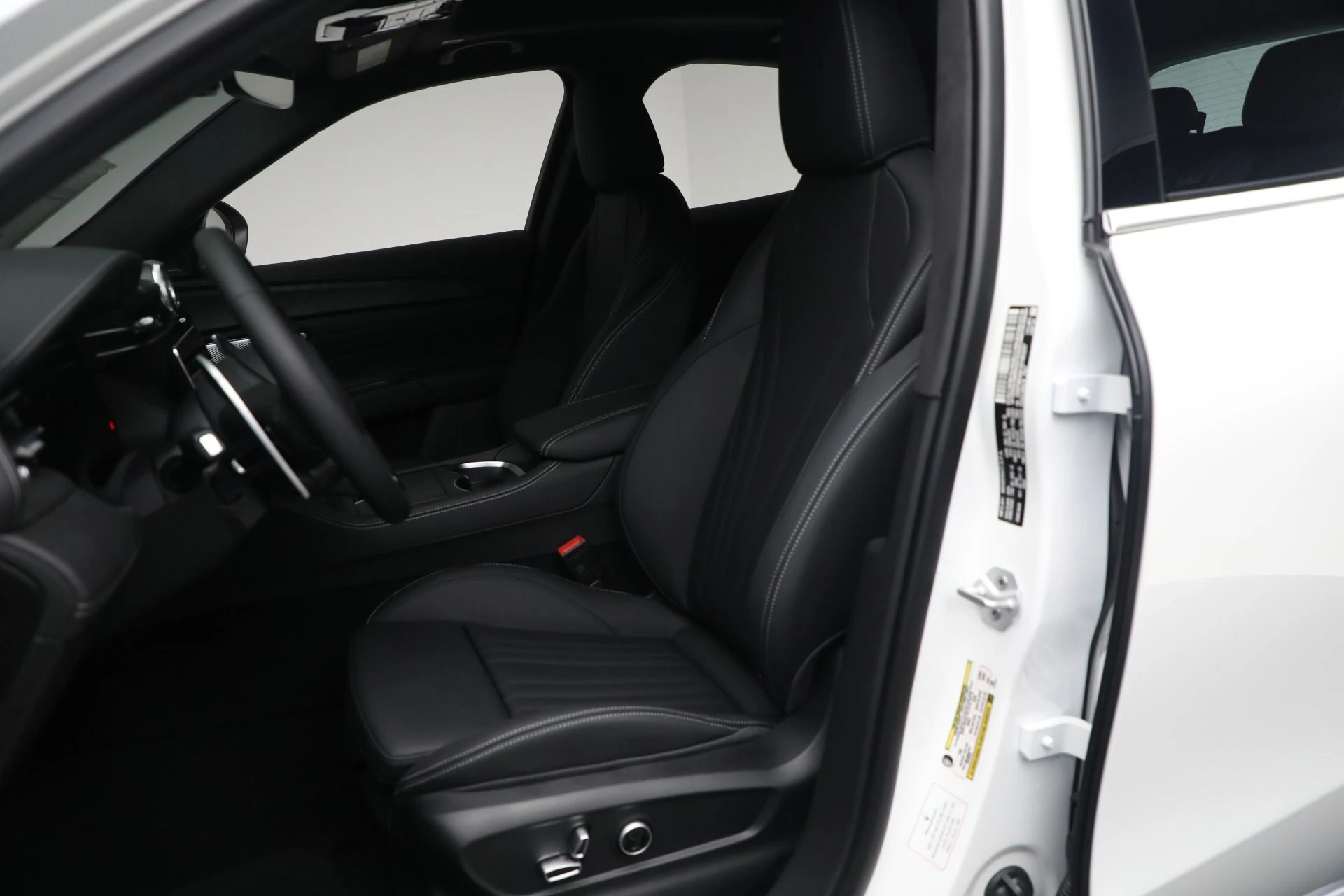 mph013_3349718571_New_2025_Maserati_Grecale_e96ec67782