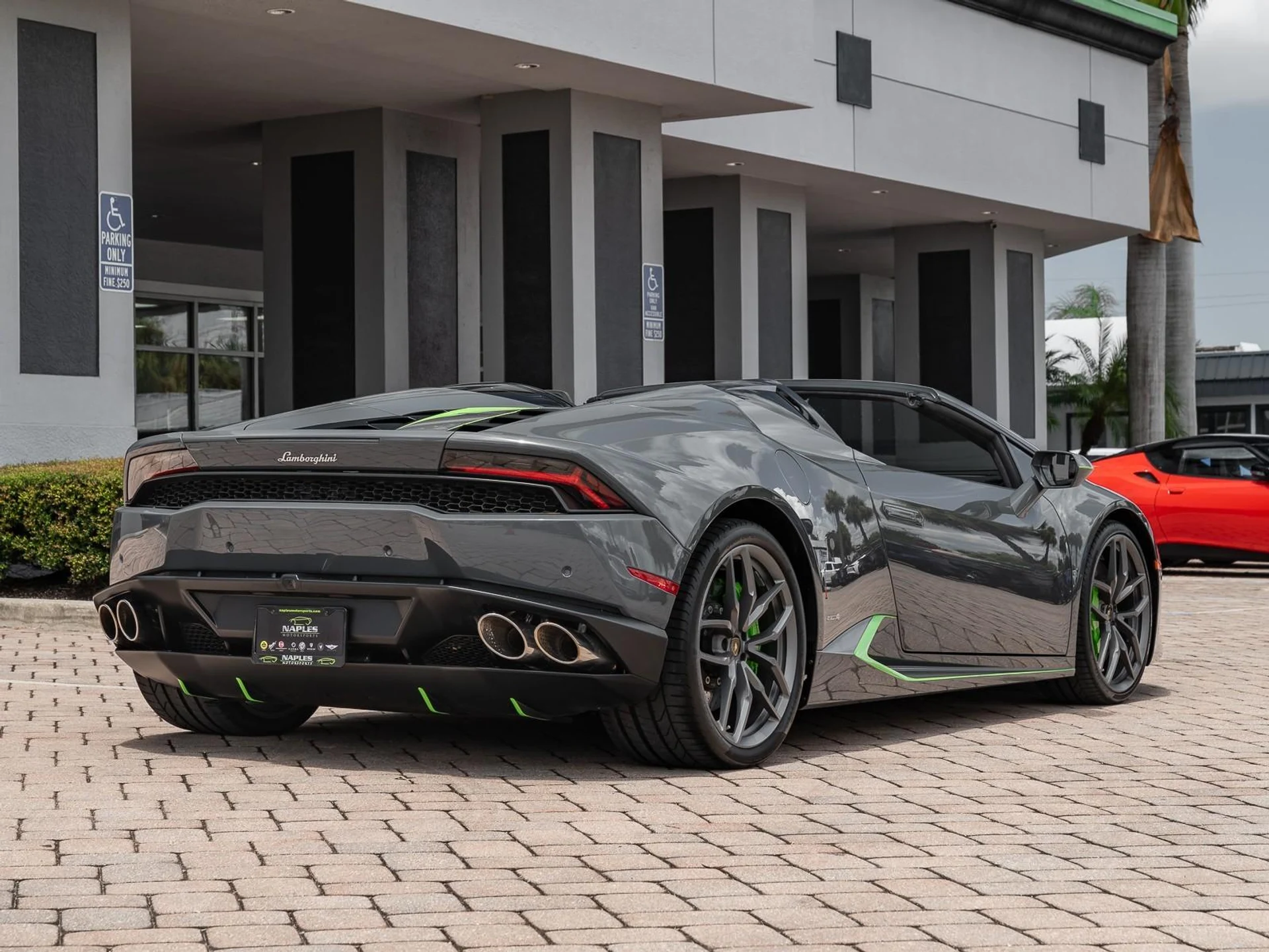 mph013_3352485093_Used_2016_Lamborghini_Huracan_LP_610_4_Spyder_1756498220_95037d016b