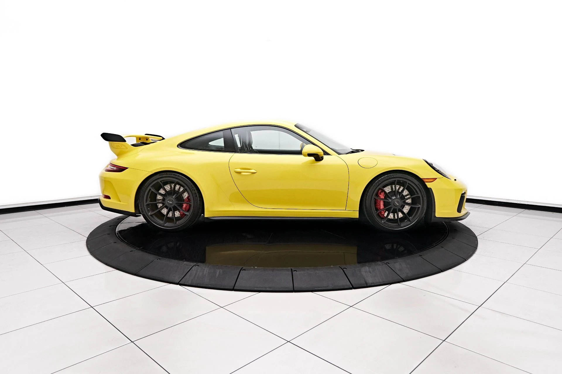 mph013_3355938919_Used_2018_Porsche_911_GT_3_1755896693_ca33ee91f2