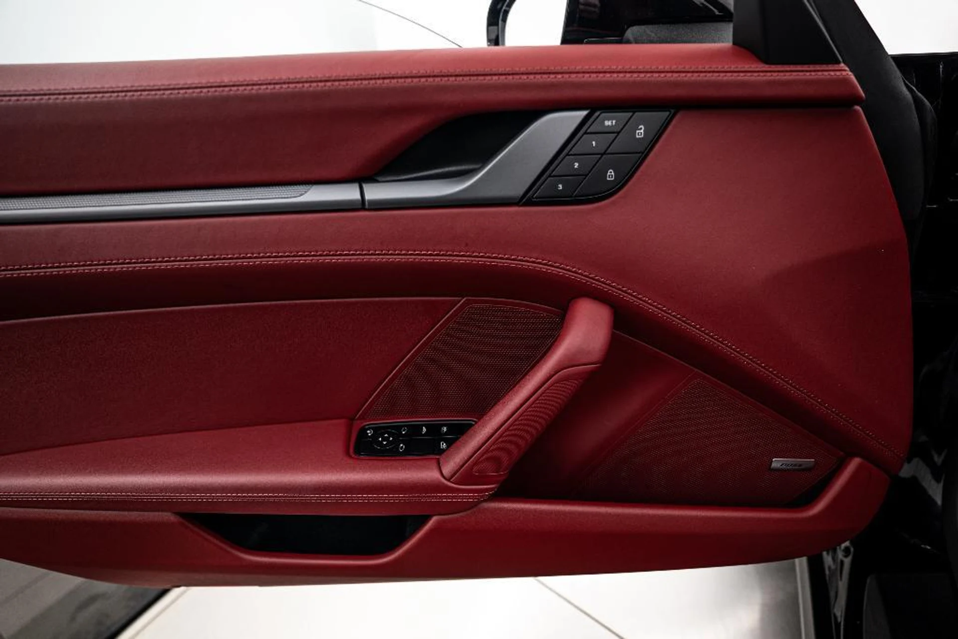 mph013_3356375373_DST_7s_Y7_I9_V_Mw9j_Wv_Do_Lihi_L_Nc_Rw_26cd1e52f4