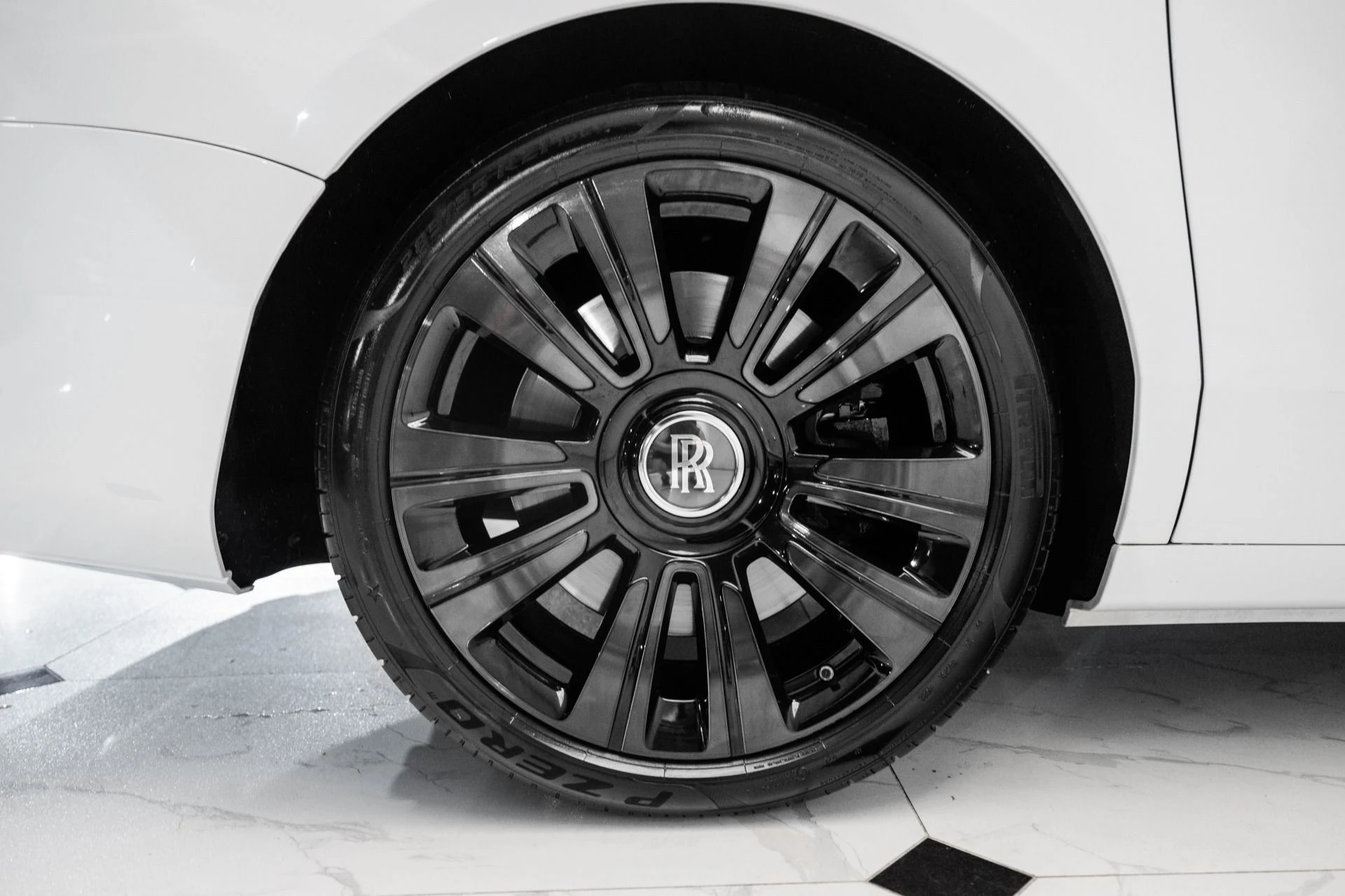 mph013_336046667_Used_2021_Rolls_Royce_Ghost_1753979325_161756c173