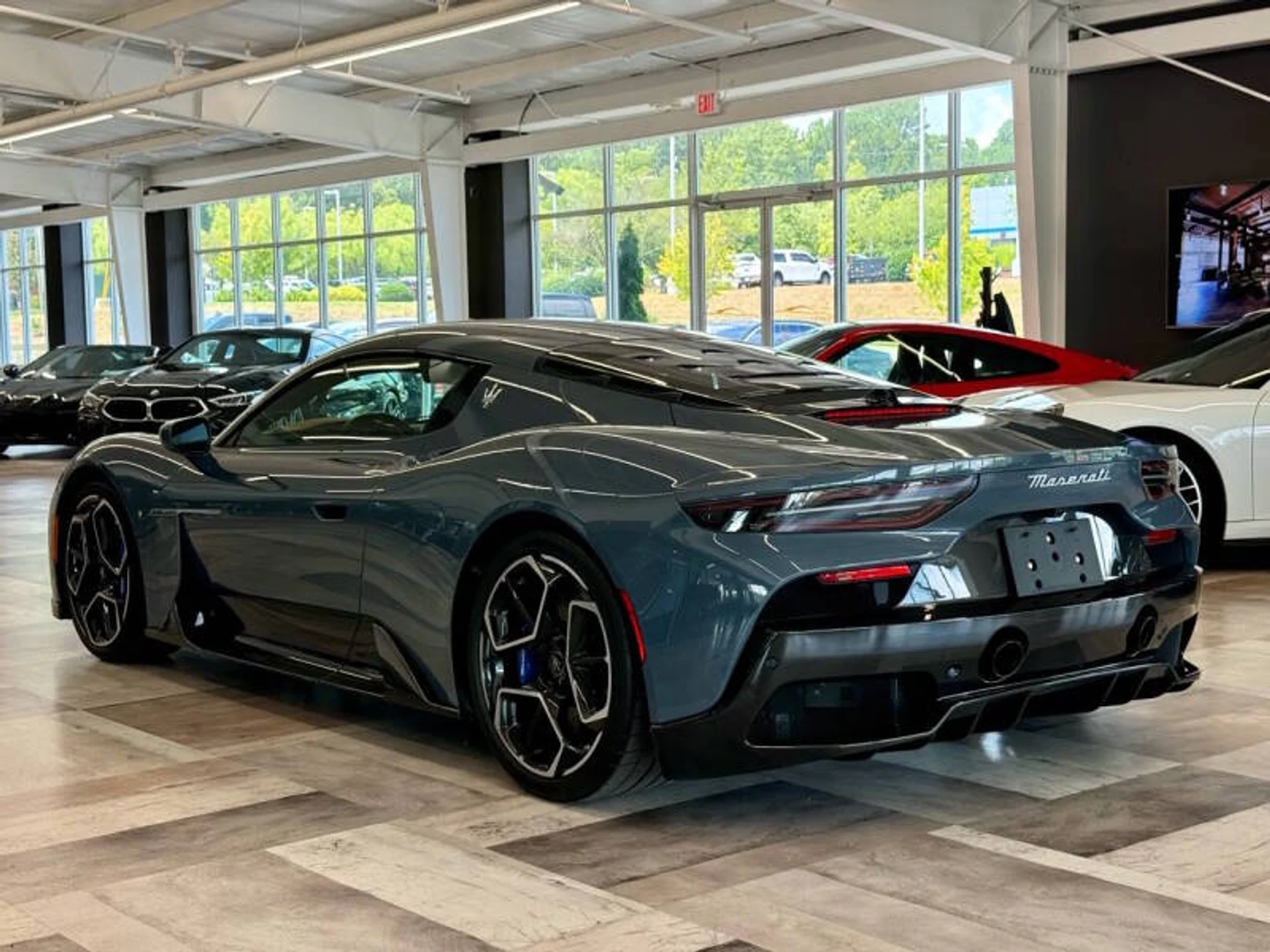 mph013_3372647742_2023_maserati_mc20_base_2dr_coupe_c18c5baf41