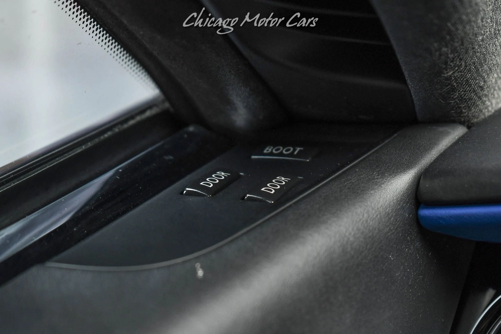 mph013_3373309903_9951_p14_l_0dacecbf14