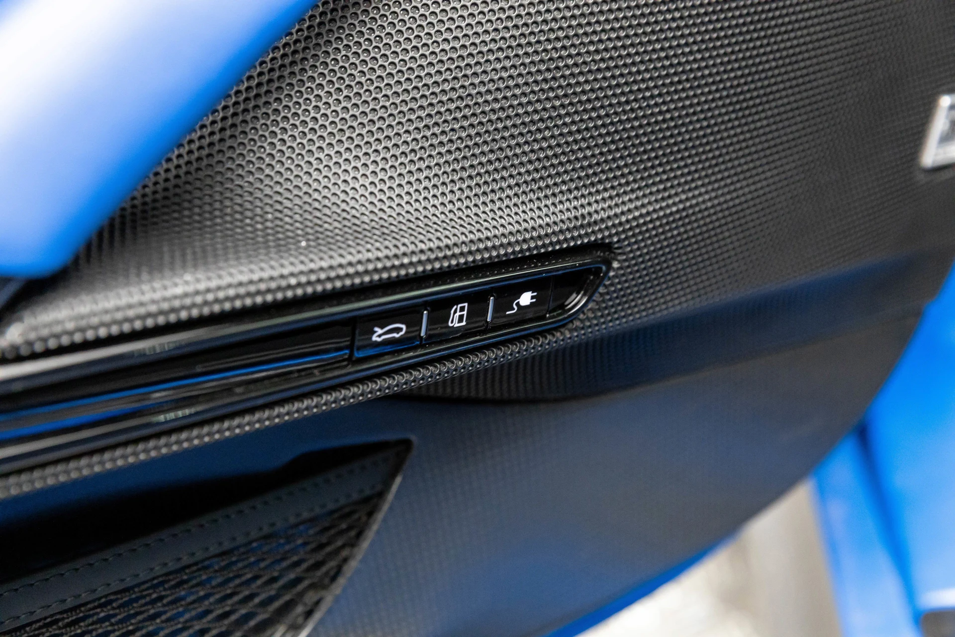 mph013_3375578417_0deb8c2b7ea2410cbaa711953b496fe9_c0512ee790