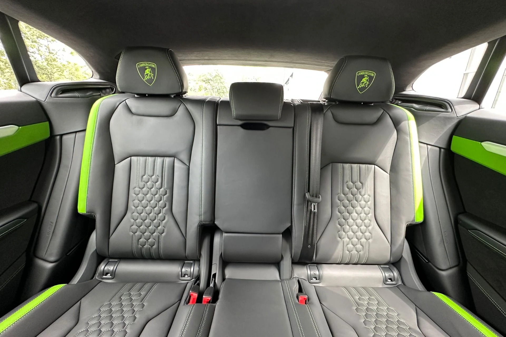 mph013_3380022489_New_2026_Lamborghini_Urus_SE_1788785792_f811b8e48e