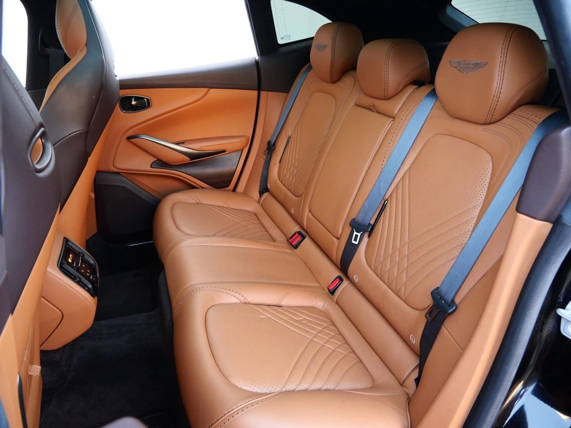 mph013_3389226407_46b31db9632d0fc3dd29777796561d44x_22bea4b270