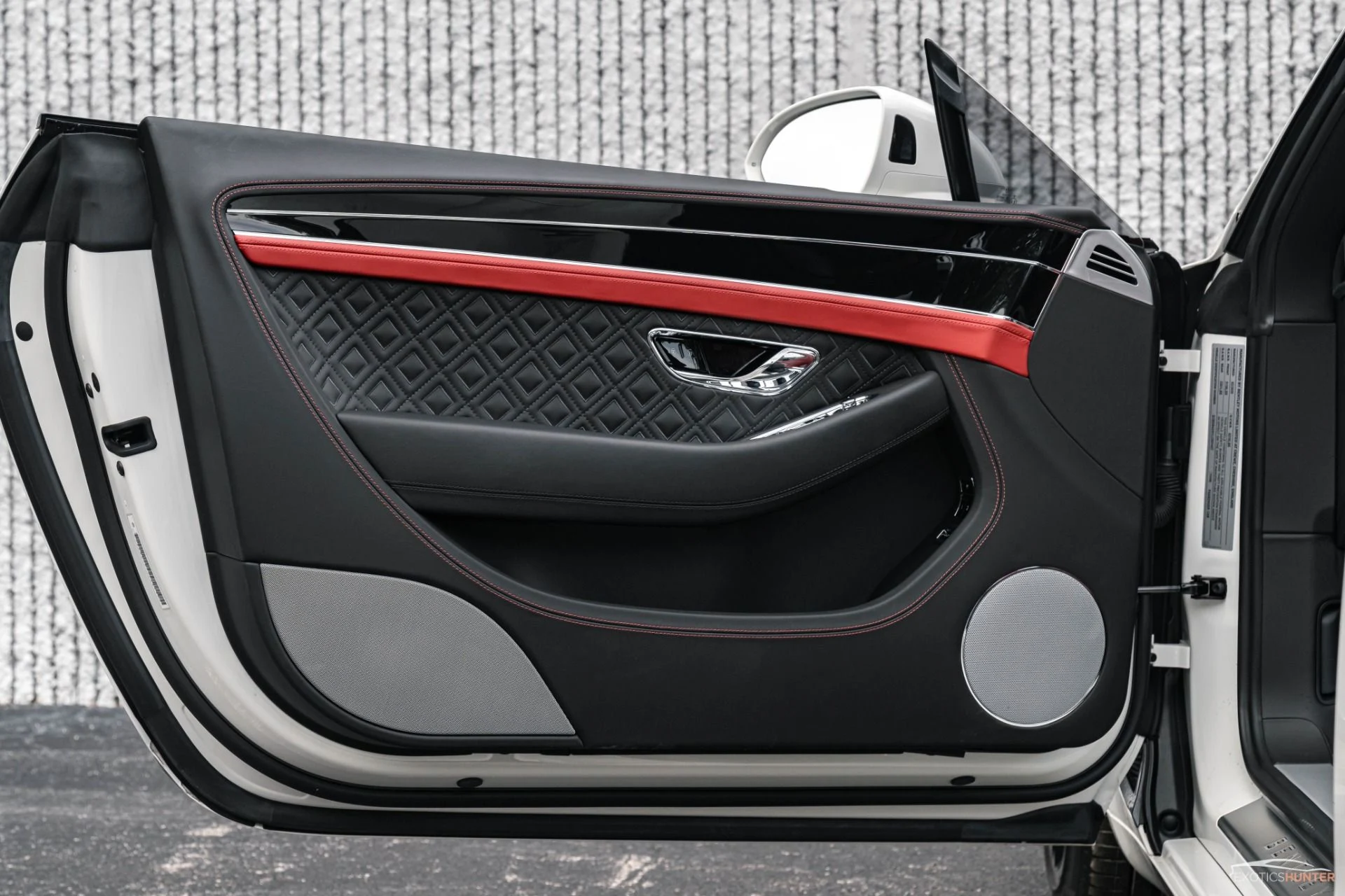 mph013_3393234932_Used_2020_Bentley_Continental_GTC_280_K_MSRP_Mulliner_Blackline_Rotating_Display_1766938877_344d36ec66