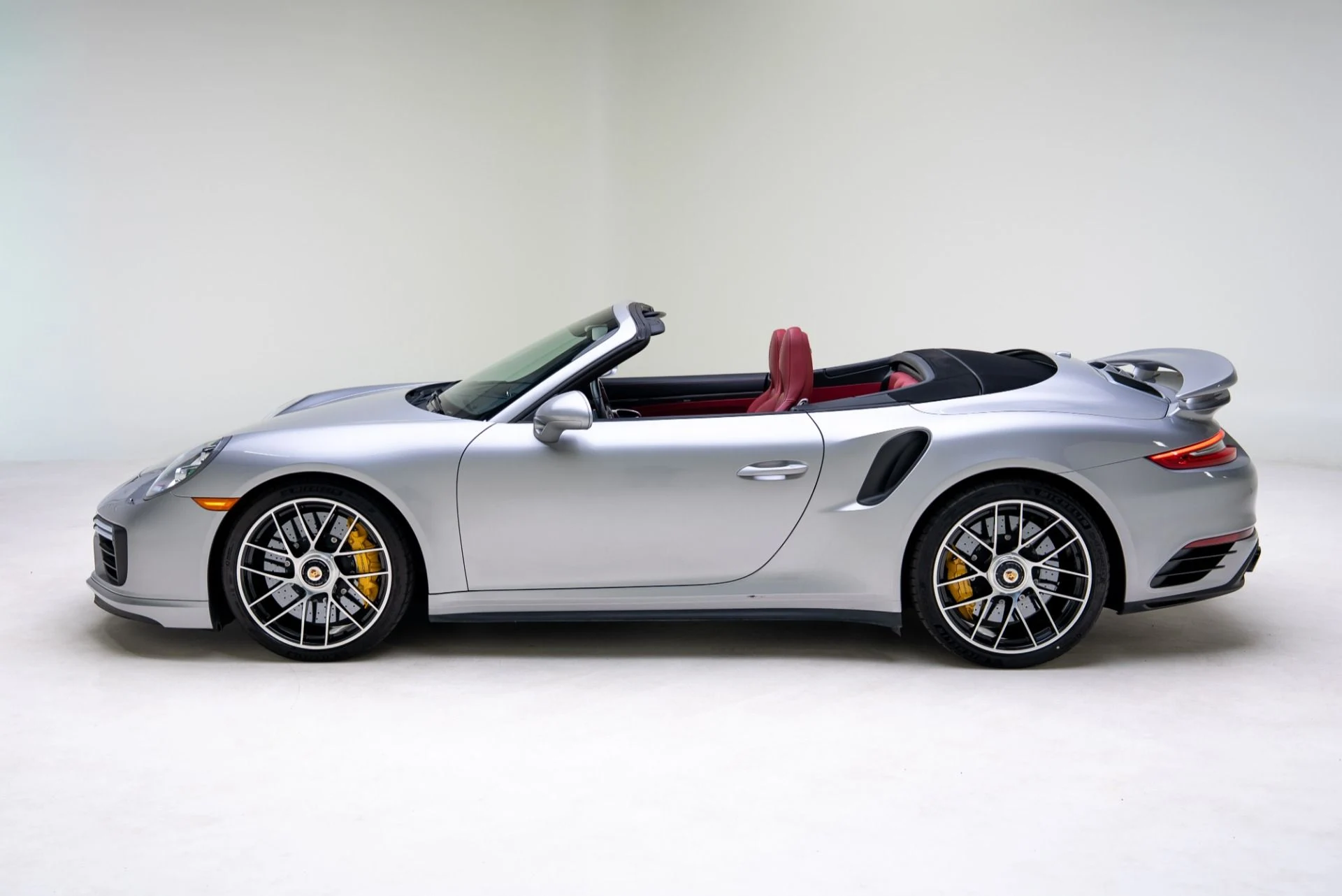 mph013_3396225573_Used_2018_Porsche_911_Turbo_S_1769029746_143c9157fa