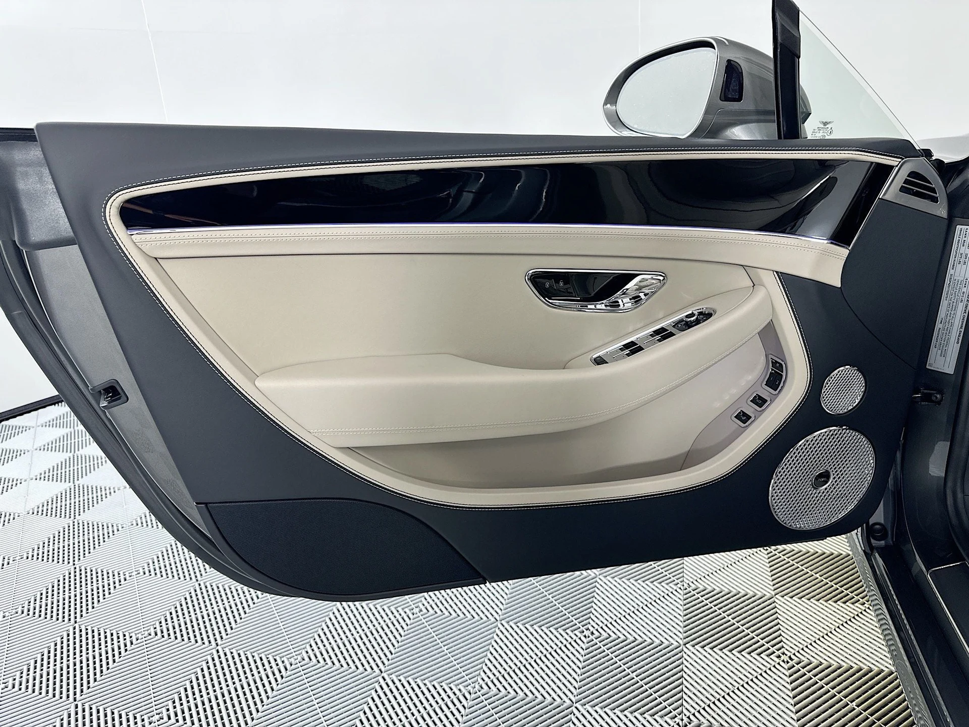 mph013_3399255385_14_e8579b4f4a