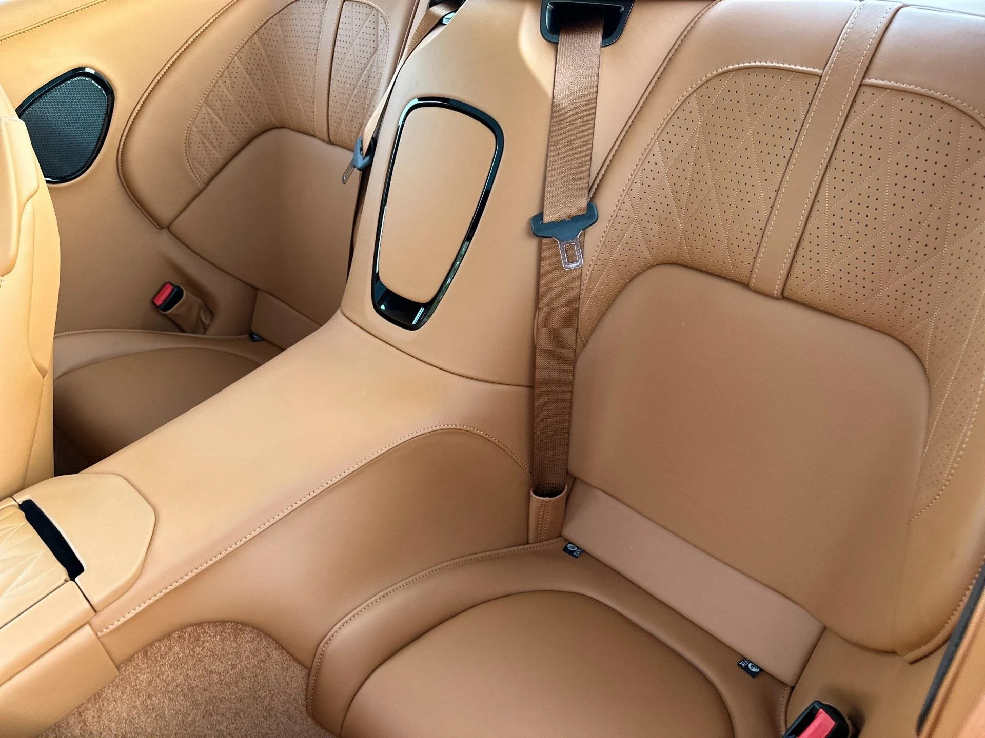 mph013_3401201949_New_2026_Aston_Martin_DB_12_1764753313_56ad1974e5