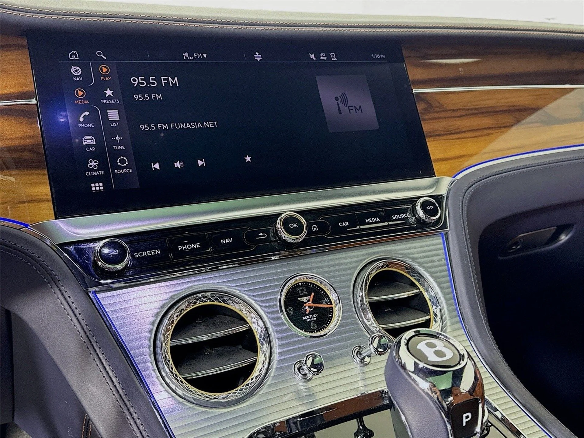 mph013_3402120693_9b6c910ead4ce3b18d08041ddd319c78x_3218024a2a