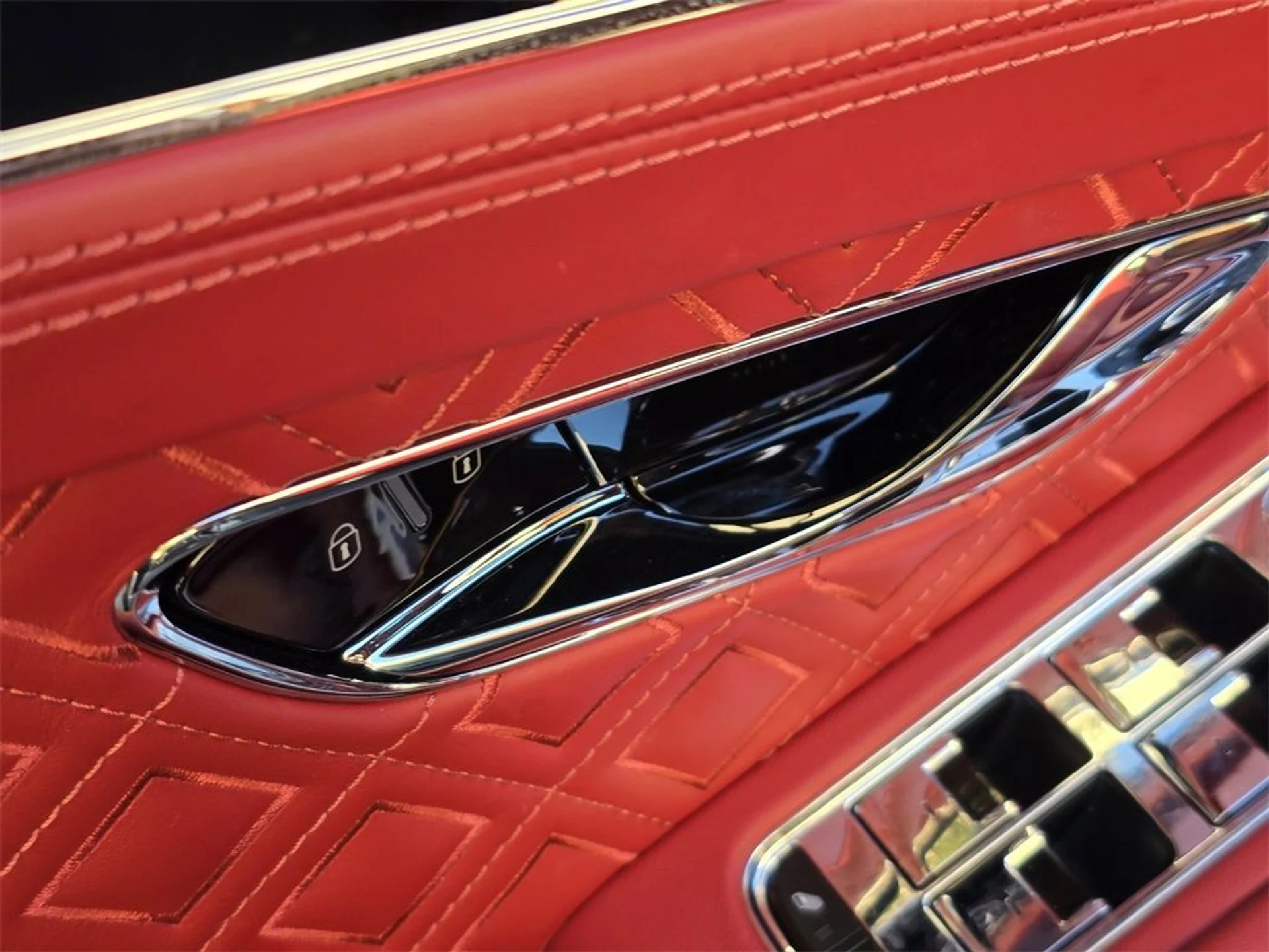 mph013_3420854749_734dddd4cbd344f572011890b2c98e69_2042209eb3