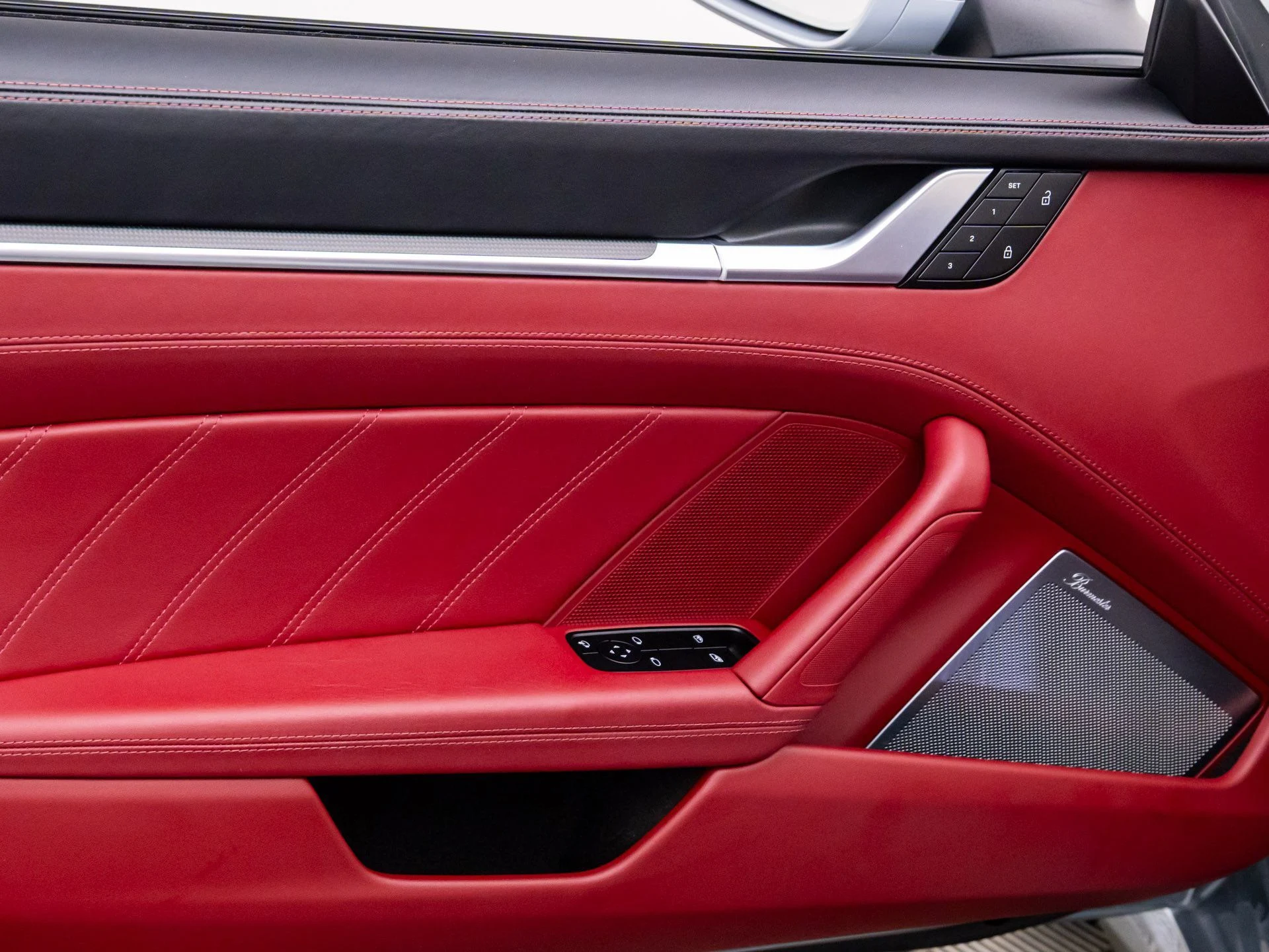 mph013_342589910_f4d5b89187edb616f2a863848addec97x_79bd2e4efc