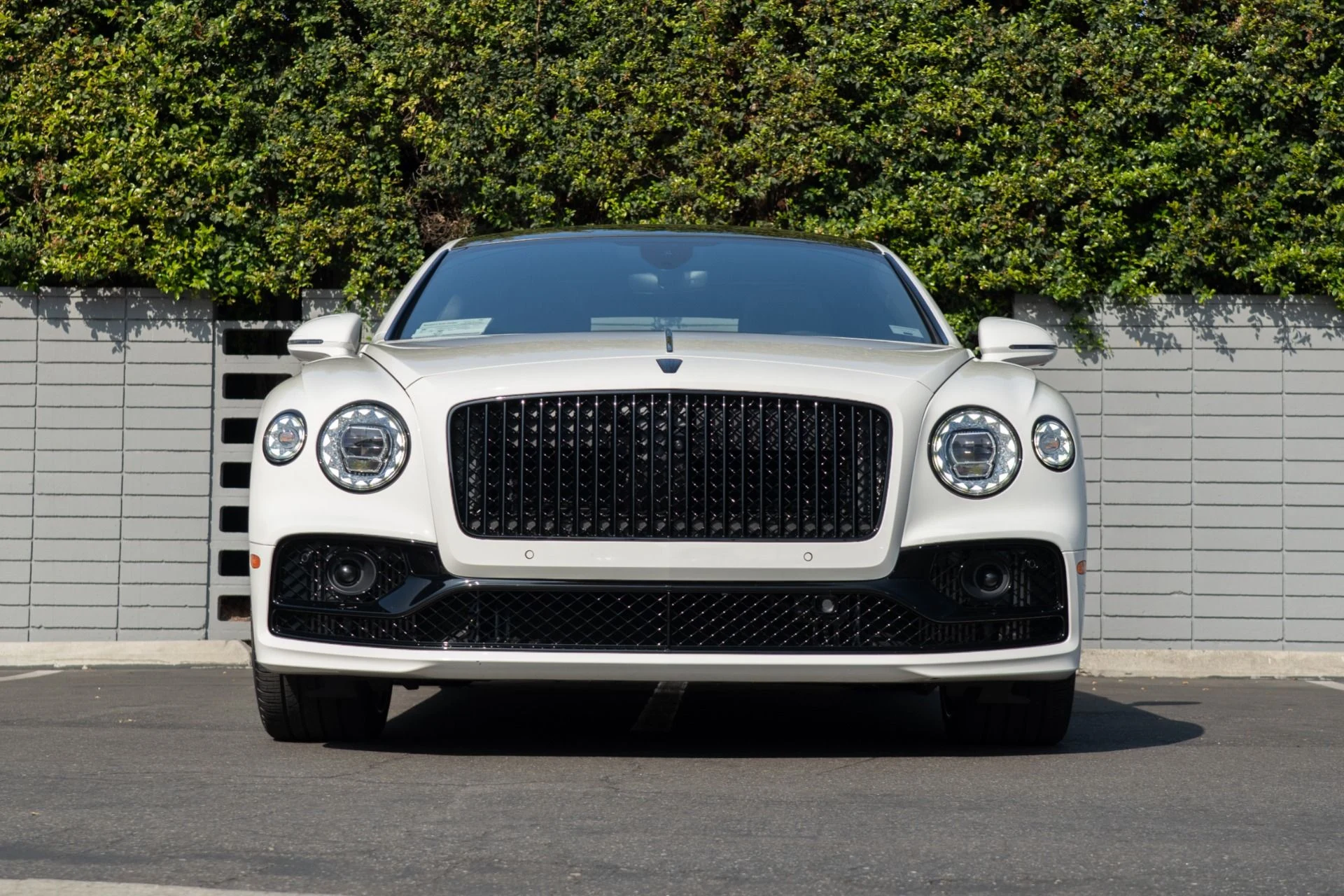 mph013_3428647182_Used_2024_Bentley_Flying_Spur_Edition_8_1757964716_5128258586