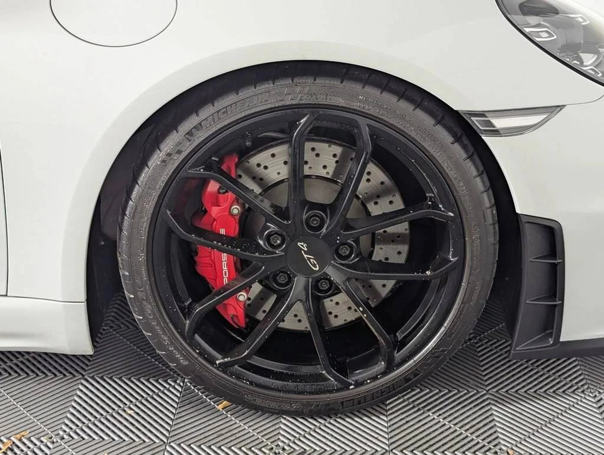 mph013_3430982899_1280_5d7b05c3df