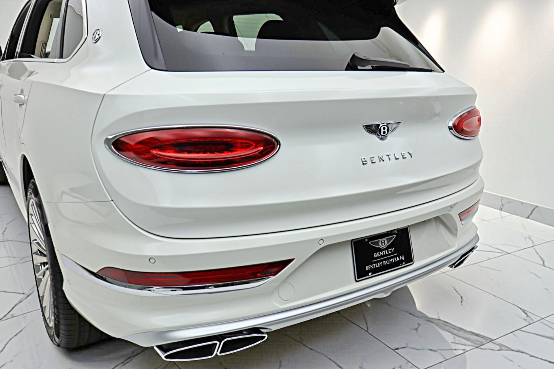 mph013_3440057520_New_2026_Bentley_Bentayga_EWB_V8_2e7223c6fc