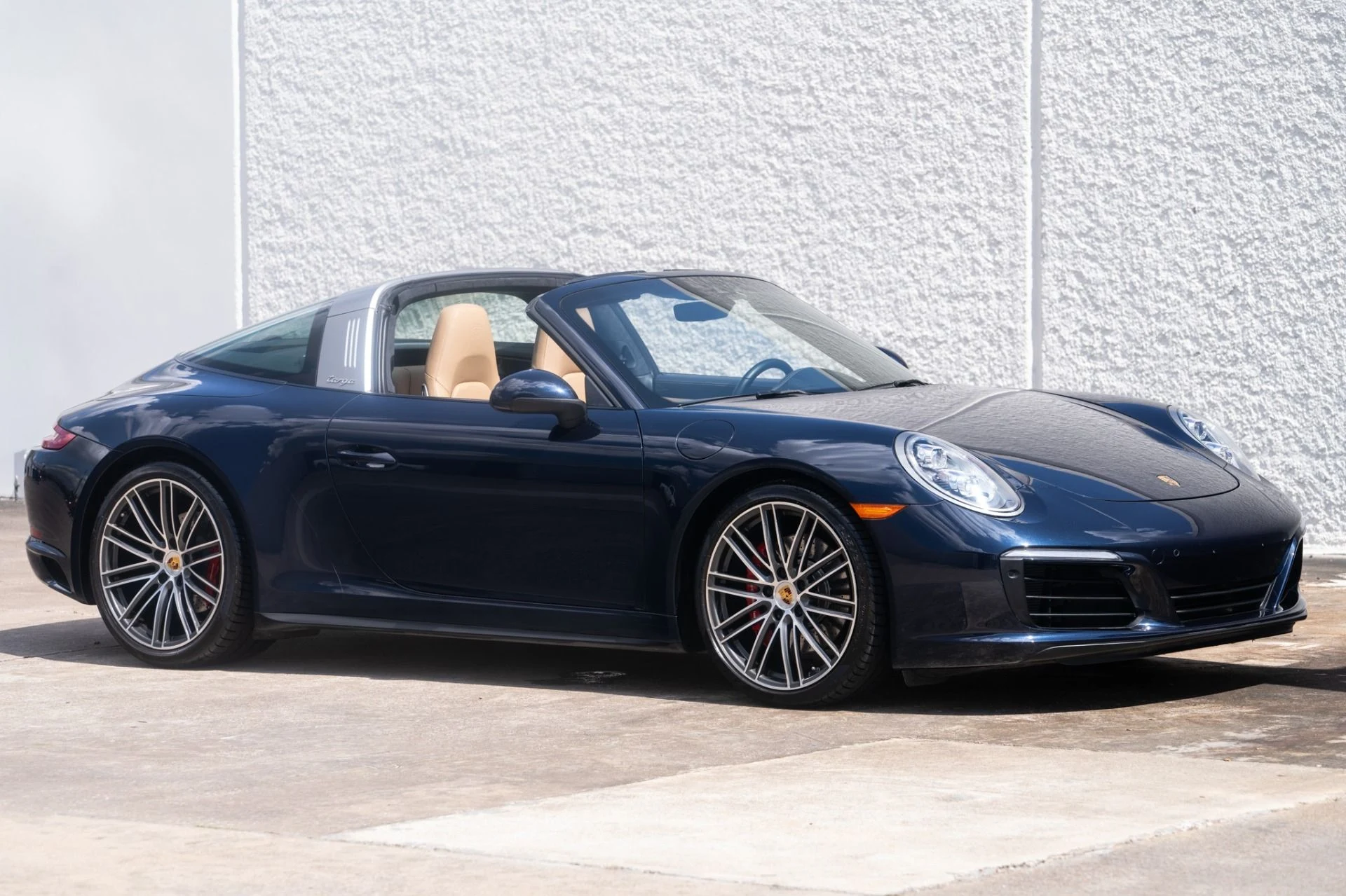 mph013_3462313658_Used_2019_Porsche_911_Targa_4_S_1759788578_6f52c4f91a