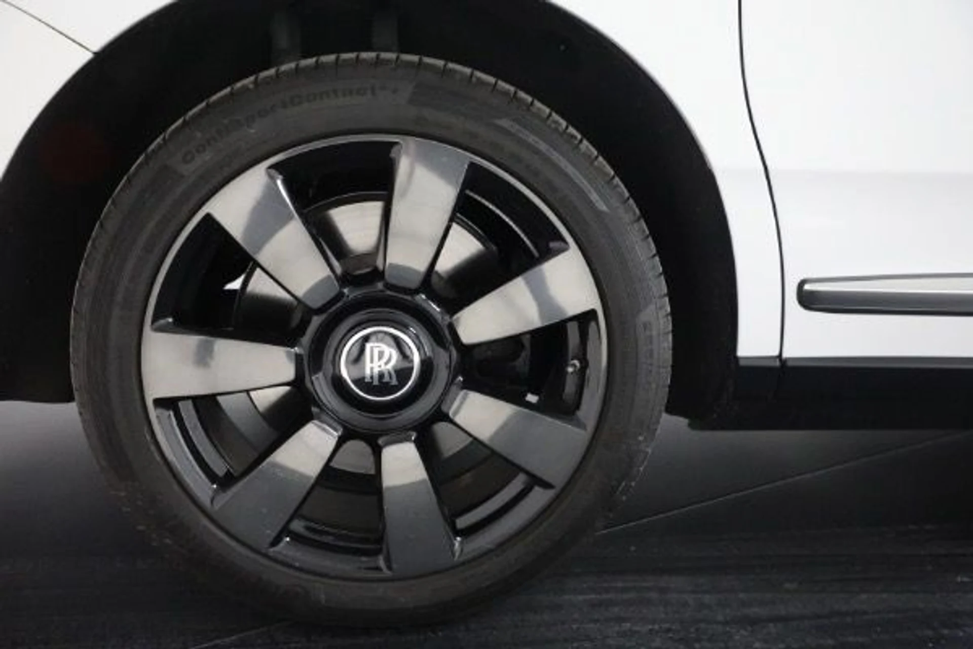 mph013_3465440263_Used_2022_Rolls_Royce_Cullinan_762458462a
