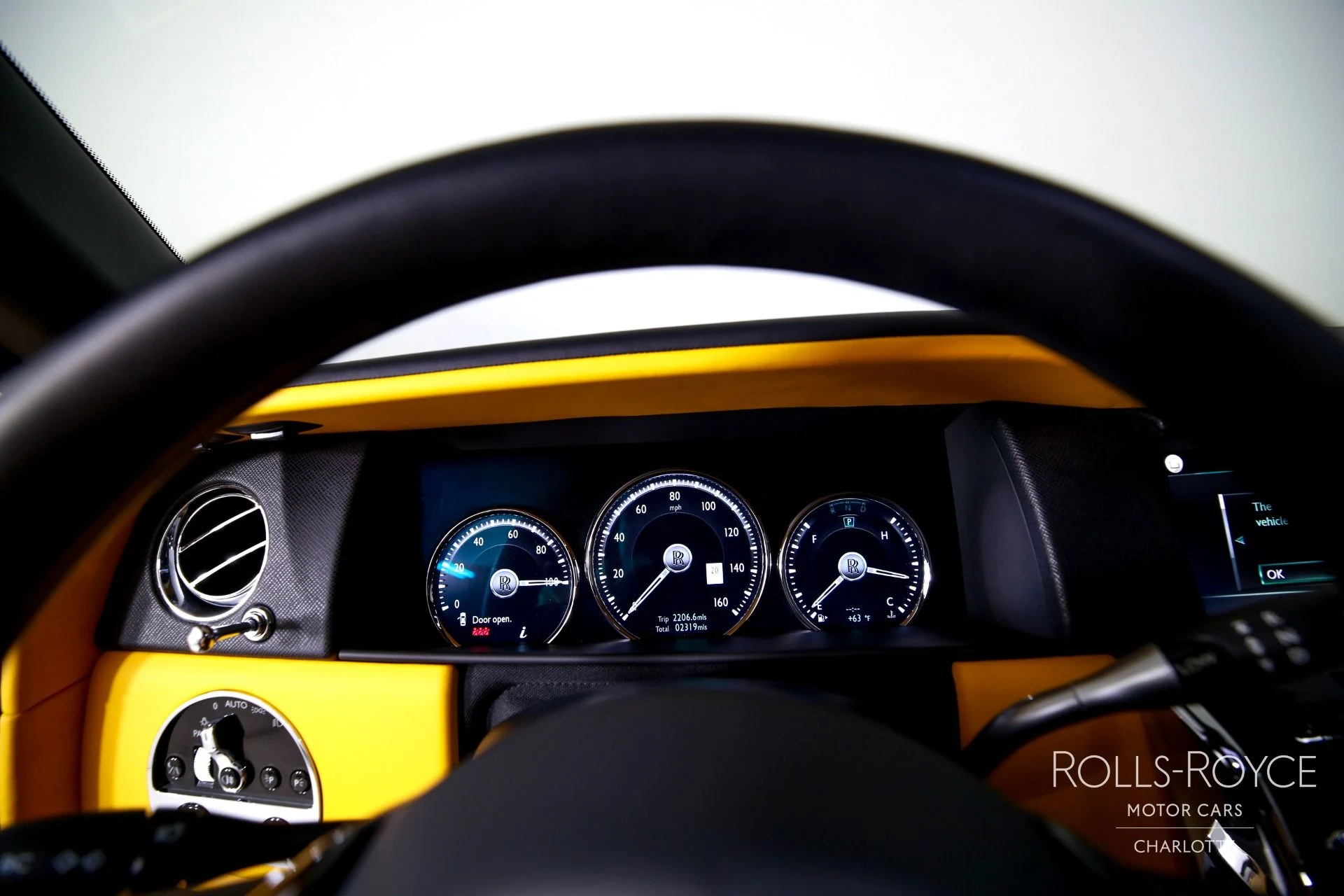 mph013_3471017588_Used_2024_Rolls_Royce_Cullinan_1764777967_2b826b0164