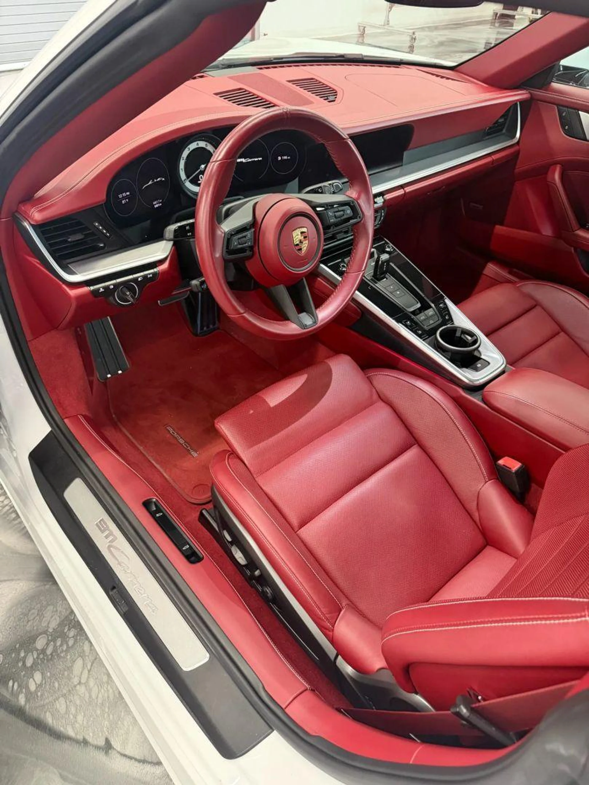mph013_347459812_Used_2022_Porsche_911_Carrera_Cabriolet_2_D_1786495188_2724621526