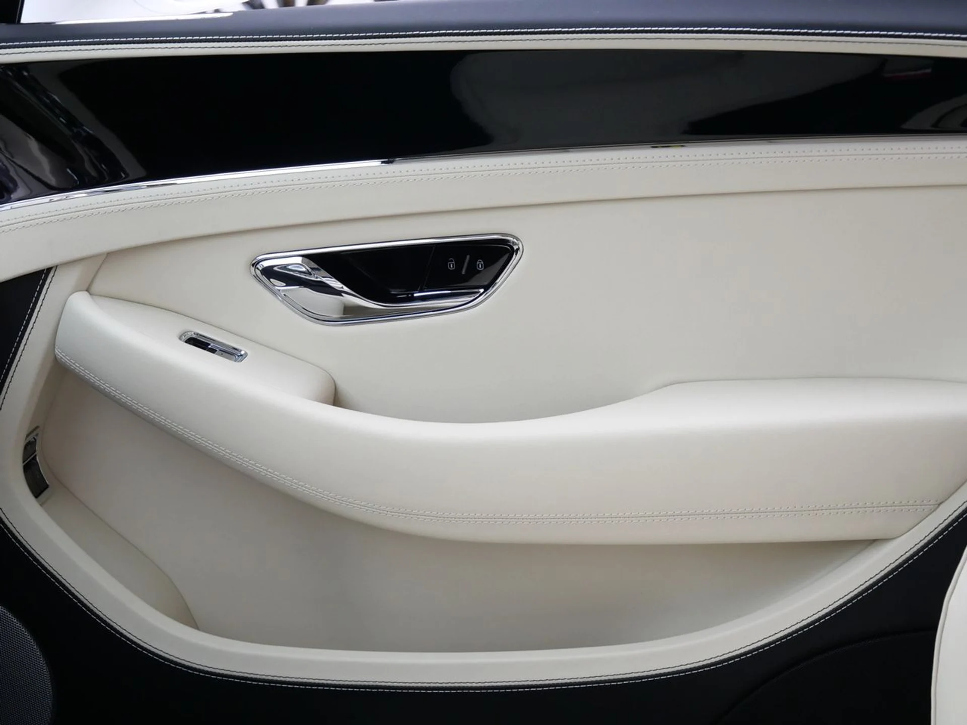 mph013_3476397577_6908a86f00d73bd5b9d2a2440f06da3fx_2d9824b54d