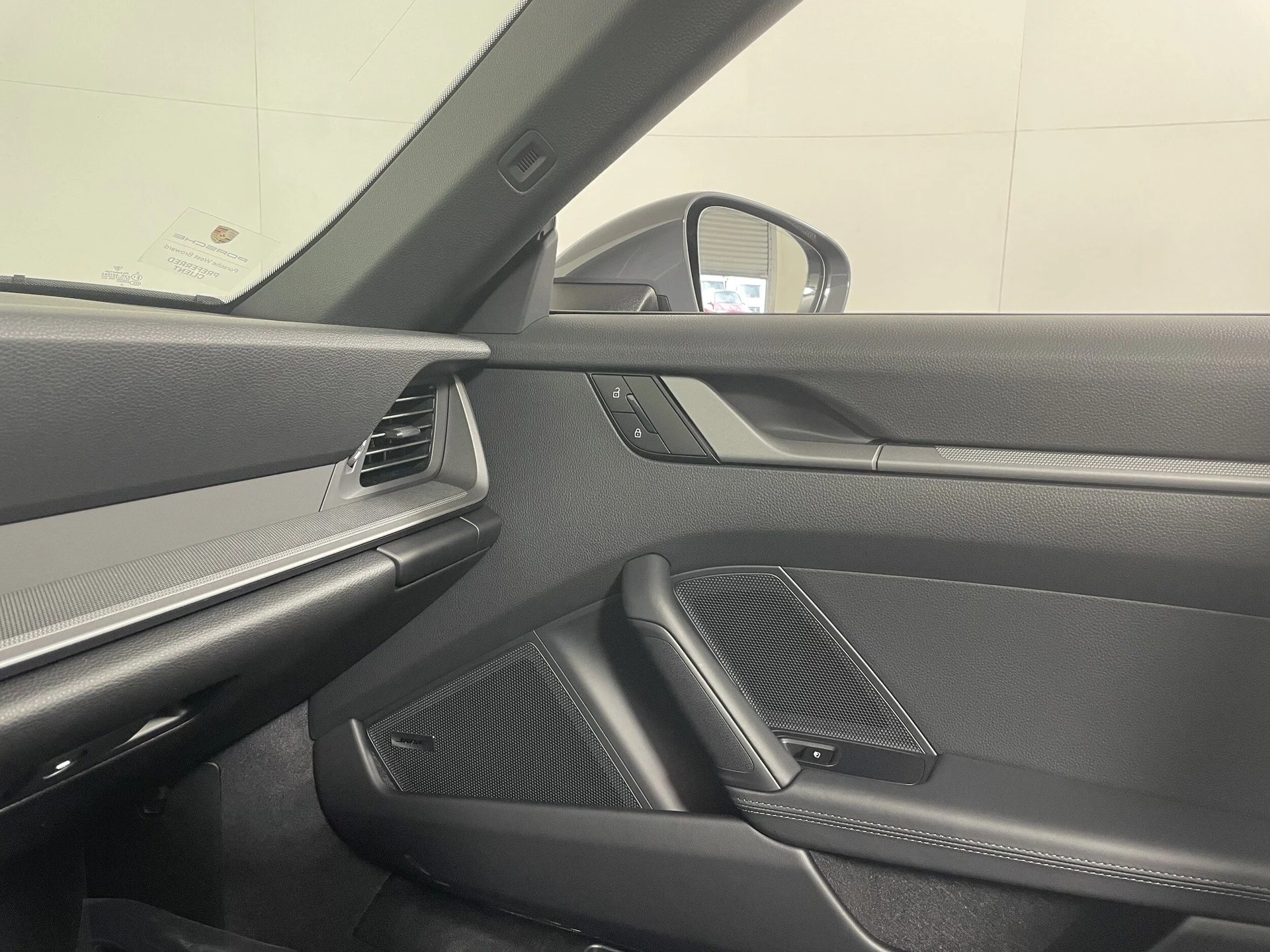 mph013_3479269804_bb5e5c0c17f954052fc67df5cfbd03a3x_6ec9f3ccc7