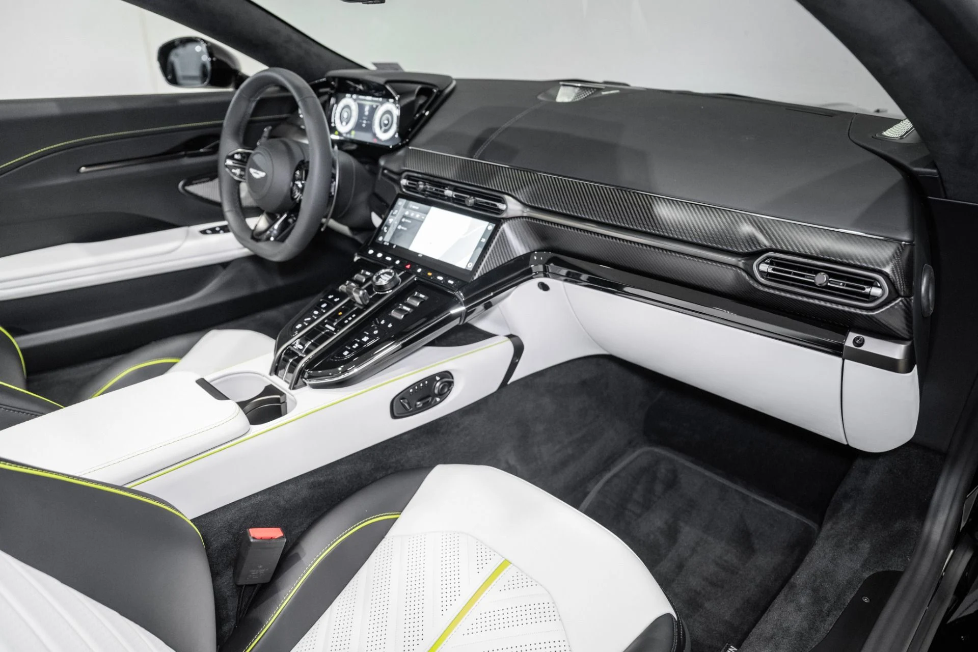 mph013_3479826503_New_2026_Aston_Martin_Vantage_S_Roadster_1780941042_3391197103