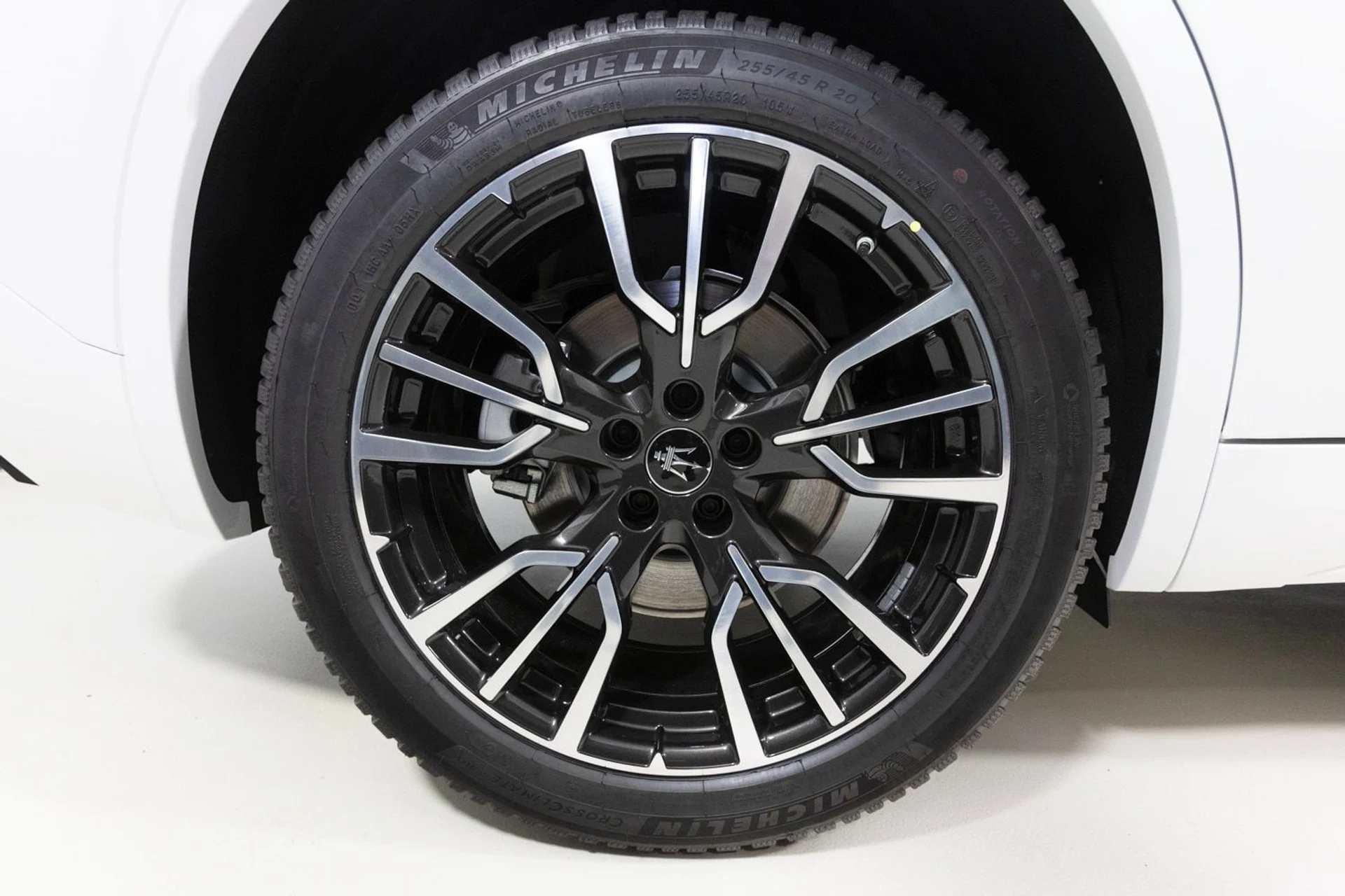 mph013_3479854716_efb3d5d2e1504616a19baaa9eb4cbc95_de6c56ba42