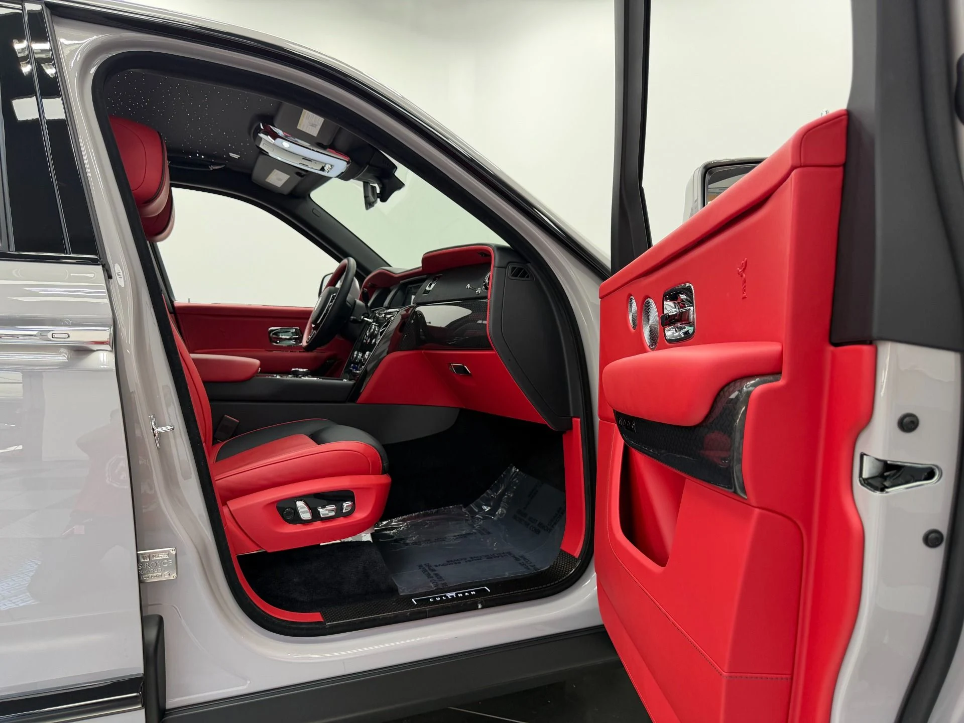 mph013_3490741375_Used_2024_Rolls_Royce_Cullinan_Black_Badge_Immersive_Rear_Seating_Rear_Theatre_Configuration_1782147217_32bfc8969c