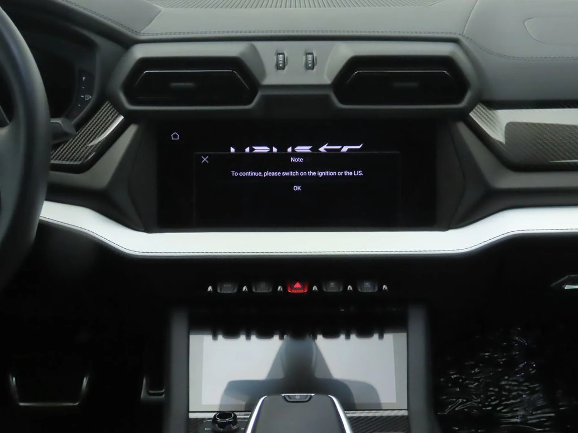 mph013_3492481402_used_2025_lamborghini_urus_seawd_8119_22939626_14_1024_9e9c4b9415