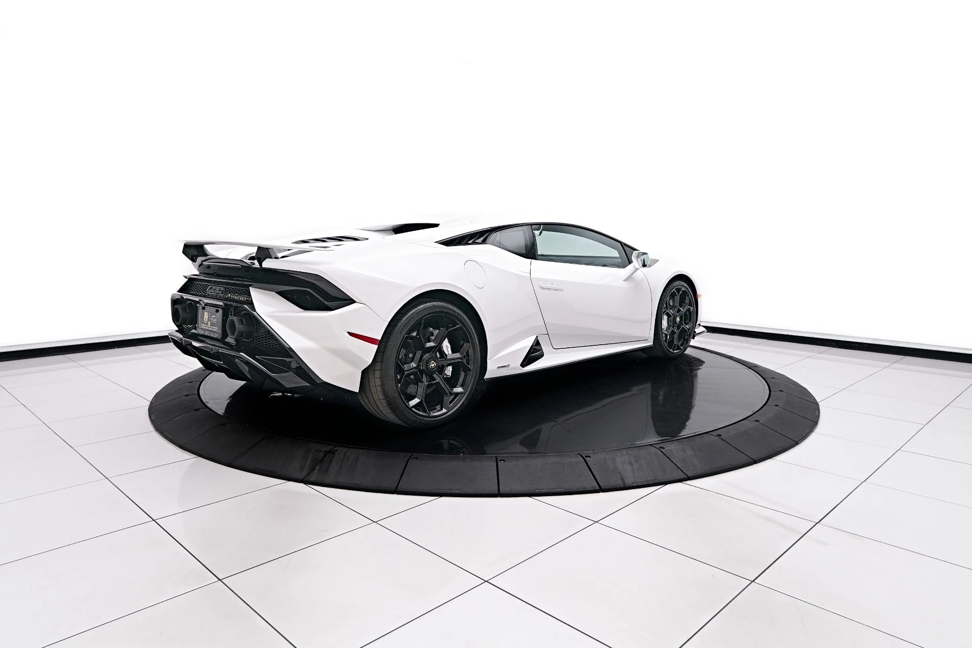 mph013_3498938050_Used_2023_Lamborghini_Huracan_Tecnica_Base_1750384074_157f6e2b2c