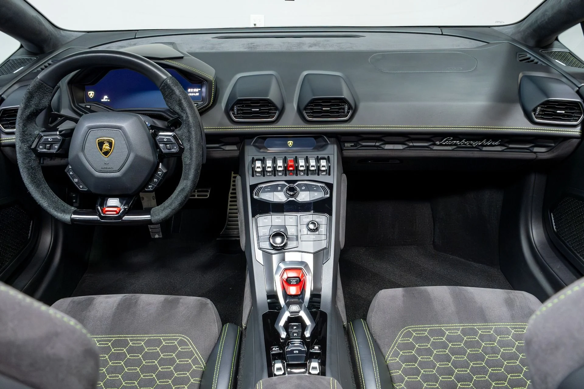 mph013_3508653342_Used_2017_Lamborghini_Huracan_1775865079_9432de5e55