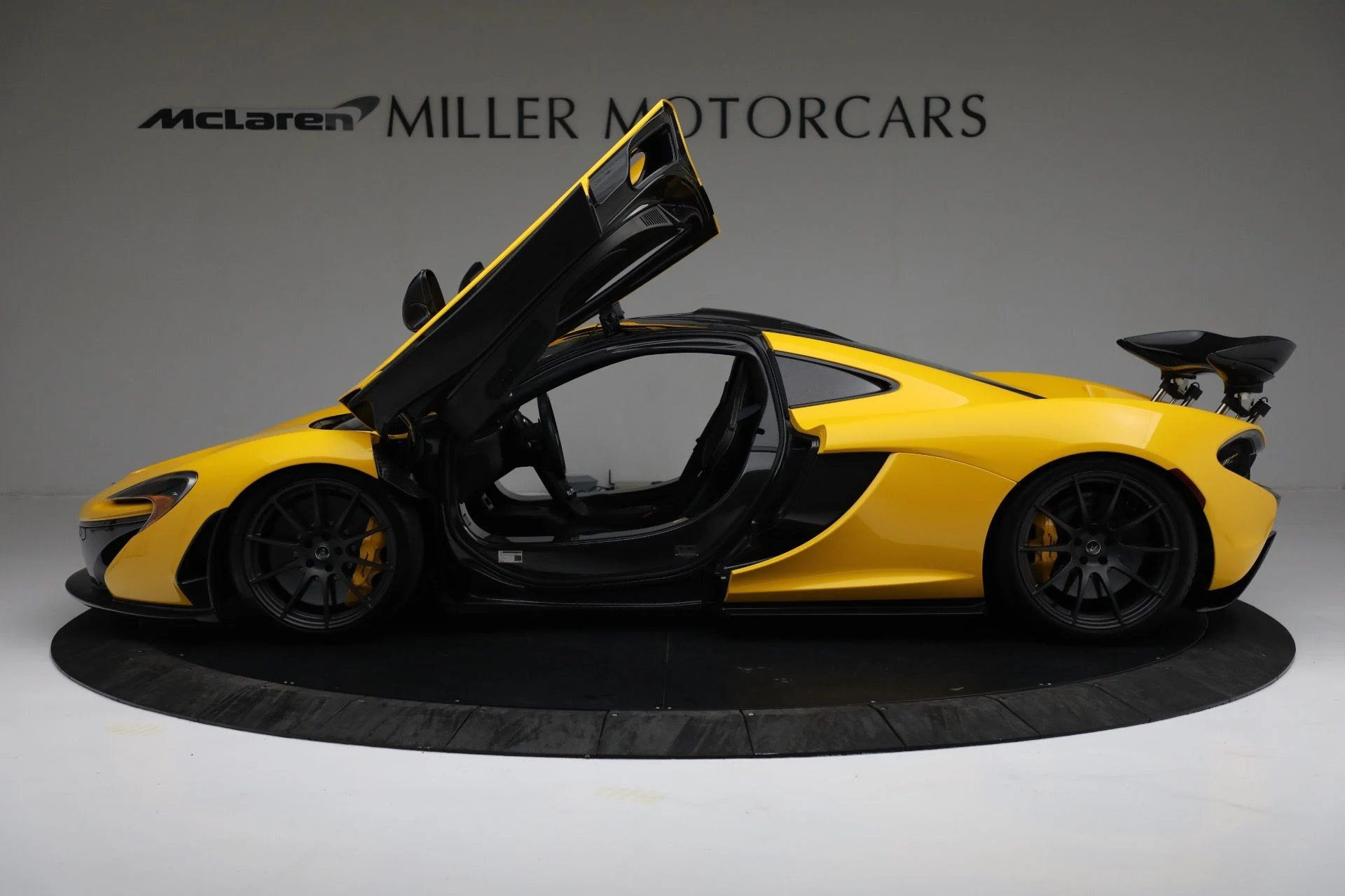 mph013_3508819258_Used_2015_Mc_Laren_P1_93bdec3904