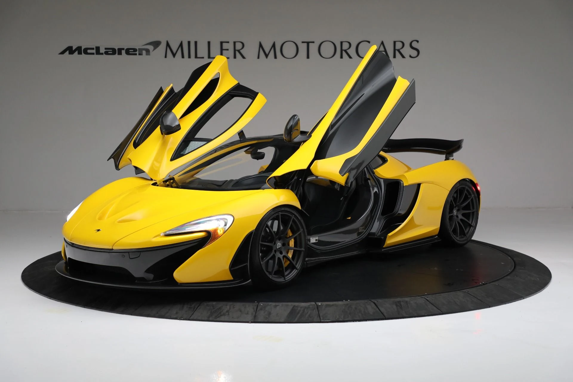 mph013_3519557180_Used_2015_Mc_Laren_P1_acce831fb9