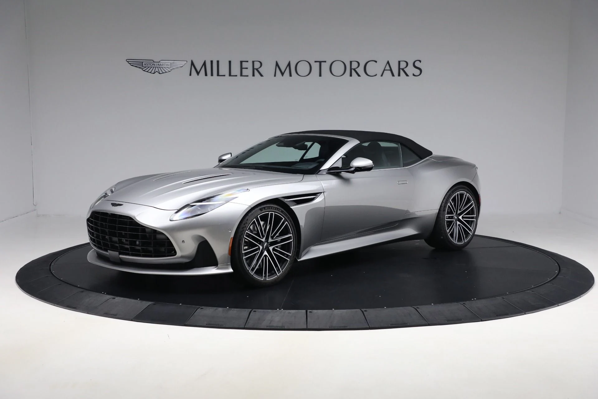 mph013_3528302070_New_2026_Aston_Martin_DB_12_Volante_c4385fa6f2