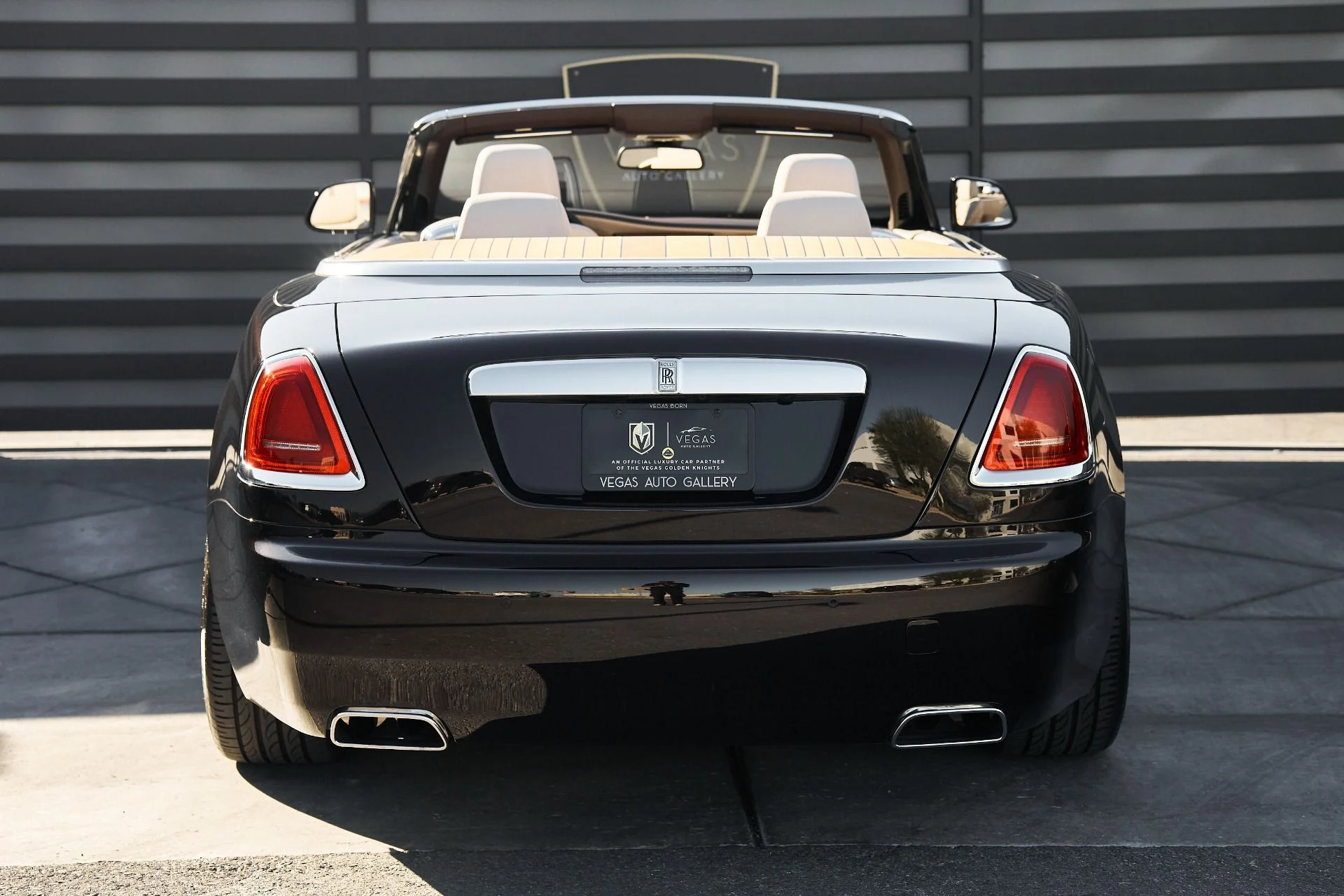 mph013_3528731998_Used_2020_Rolls_Royce_Dawn_Base_1762645783_0bcceb843a