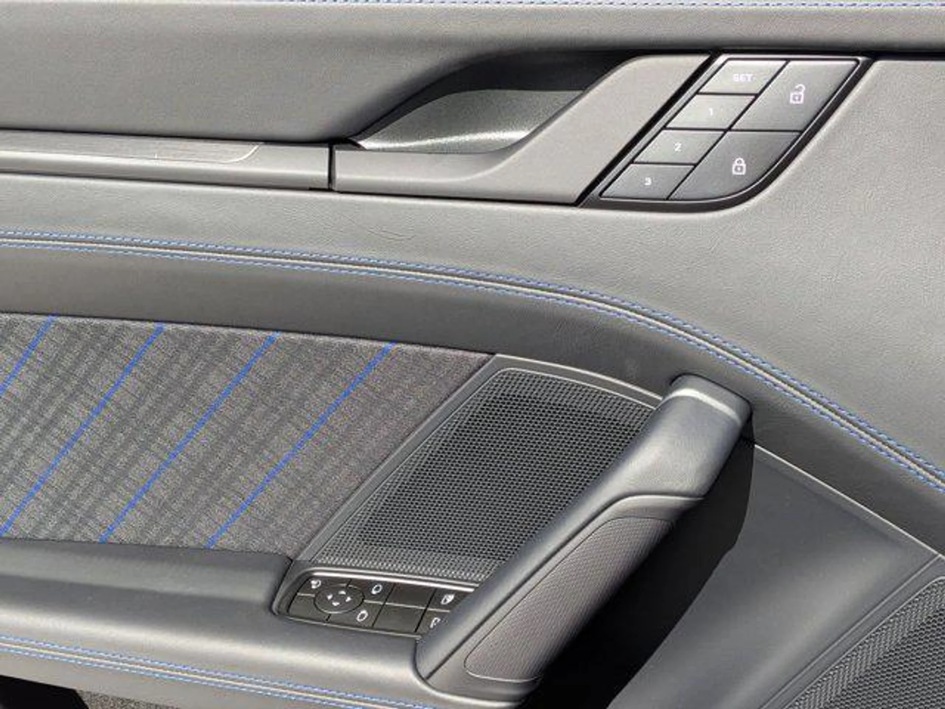 mph013_353164842_Hhm_TK_Vs41y4_V3lj_Amk_Rk_R_Yn_J_Ny8_9a2eb73d08