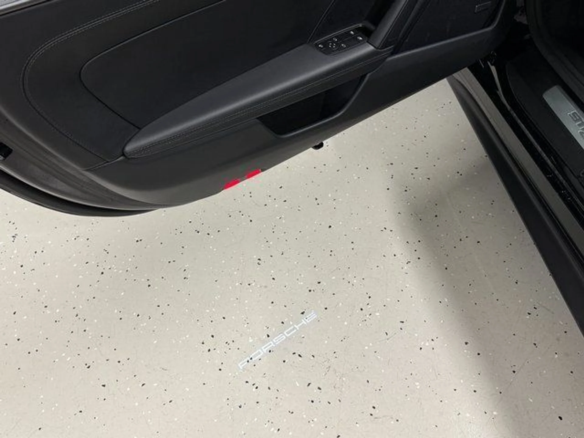 mph013_353983900_665cd9d0b1b4db4cc512bbbb5ffd092d_f20b4f646a