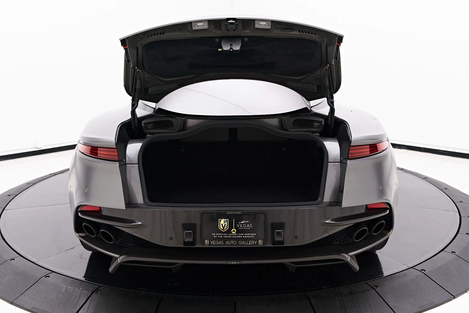 mph013_3545786056_Used_2021_Aston_Martin_DBS_Superleggera_1720056627_b88414ee66