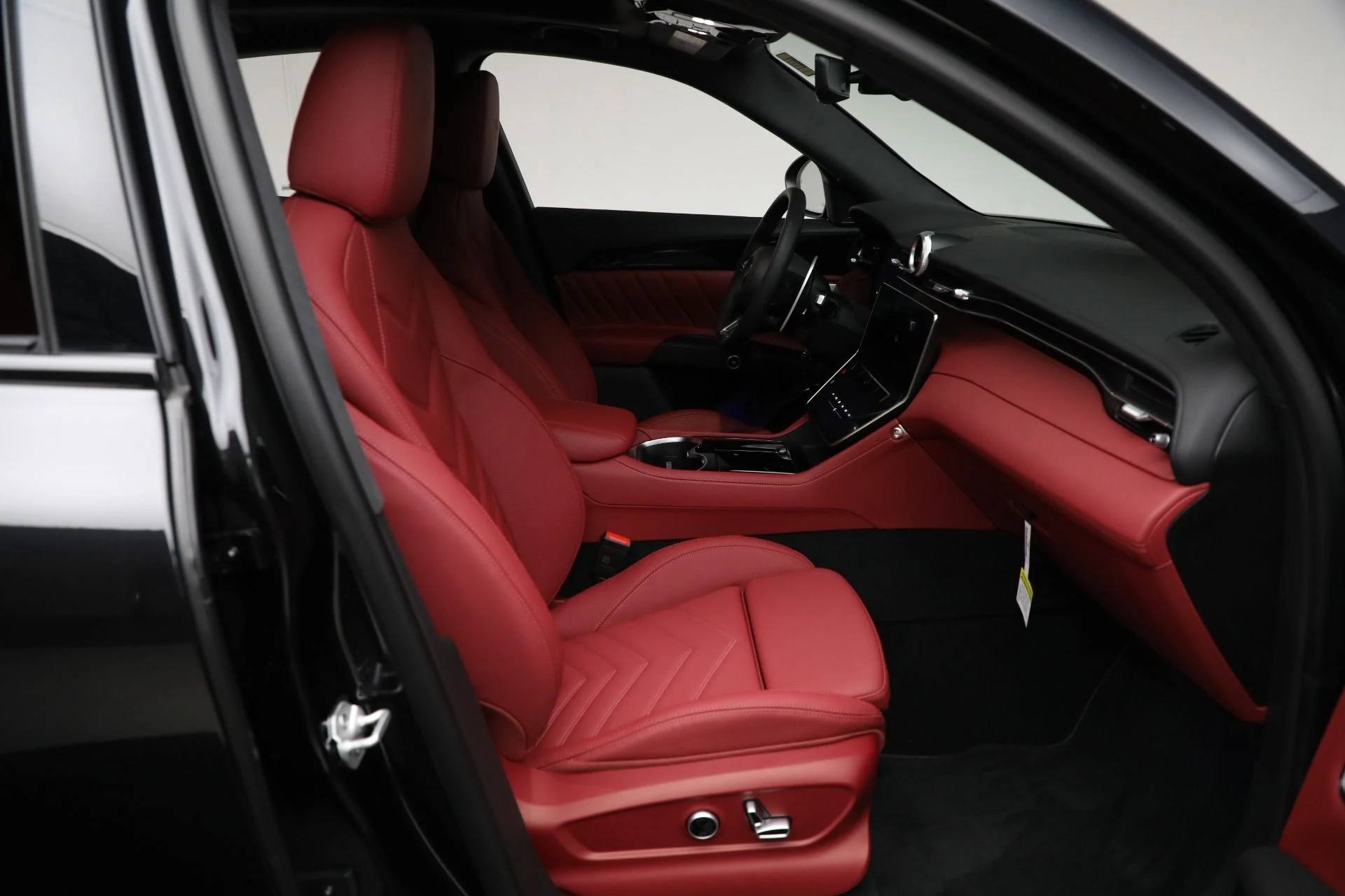 mph013_3548588357_New_2025_Maserati_Grecale_Modena_fa2f0a49a1